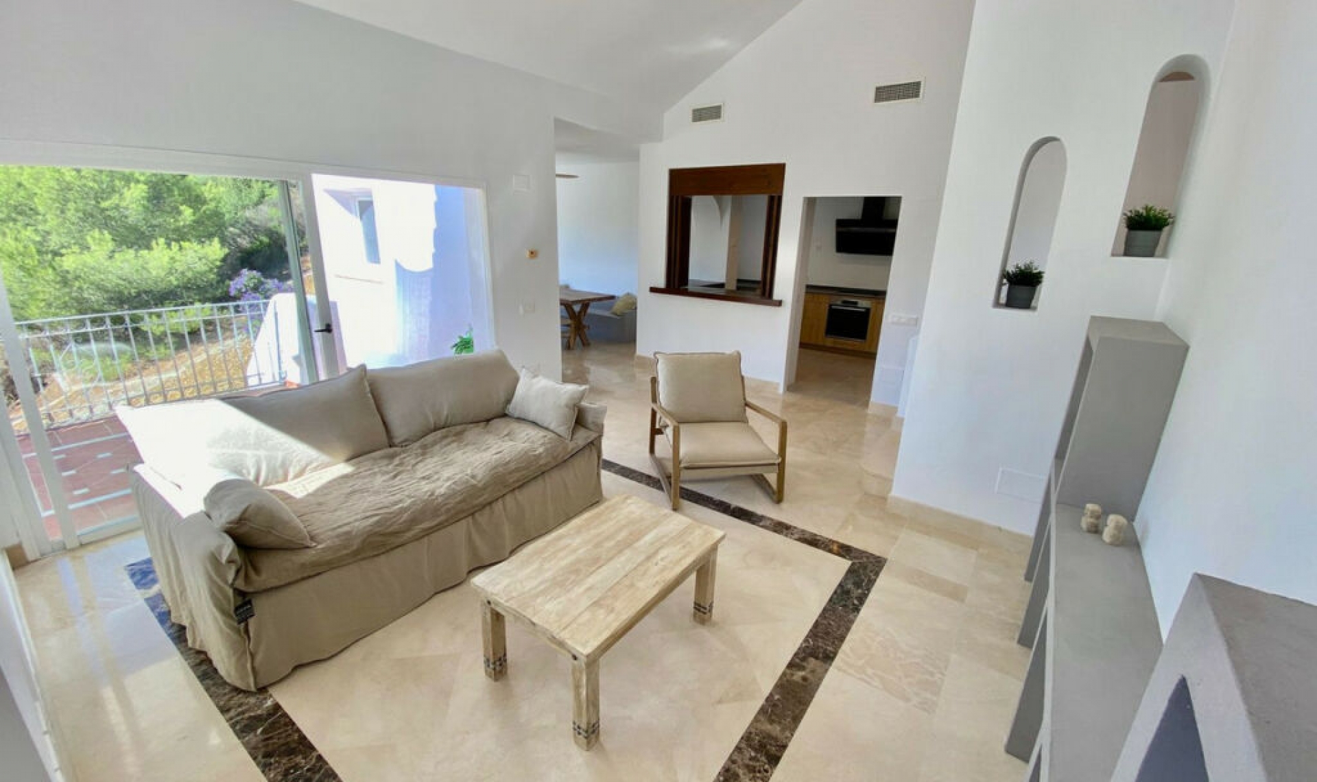 Resale - House -
Istán