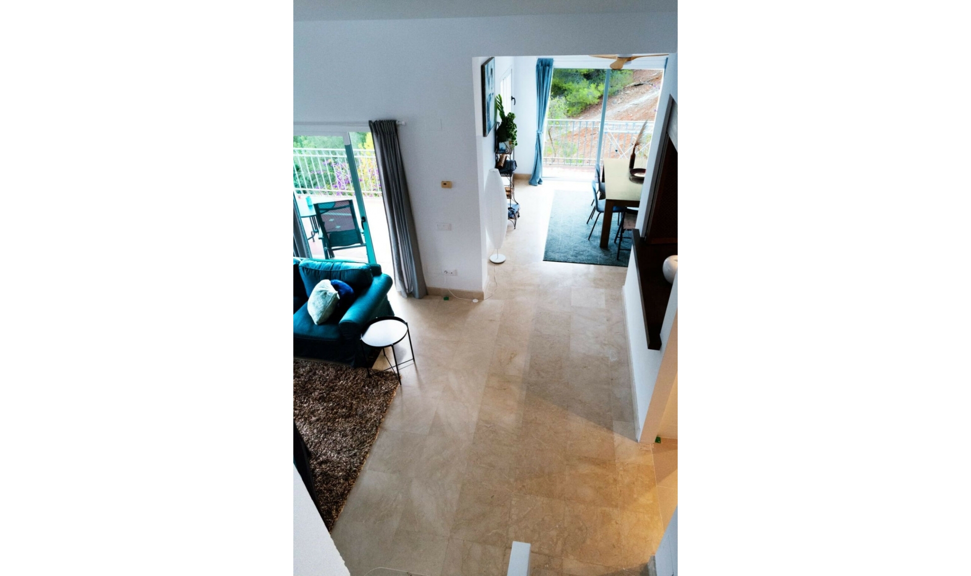 Resale - House -
Istán