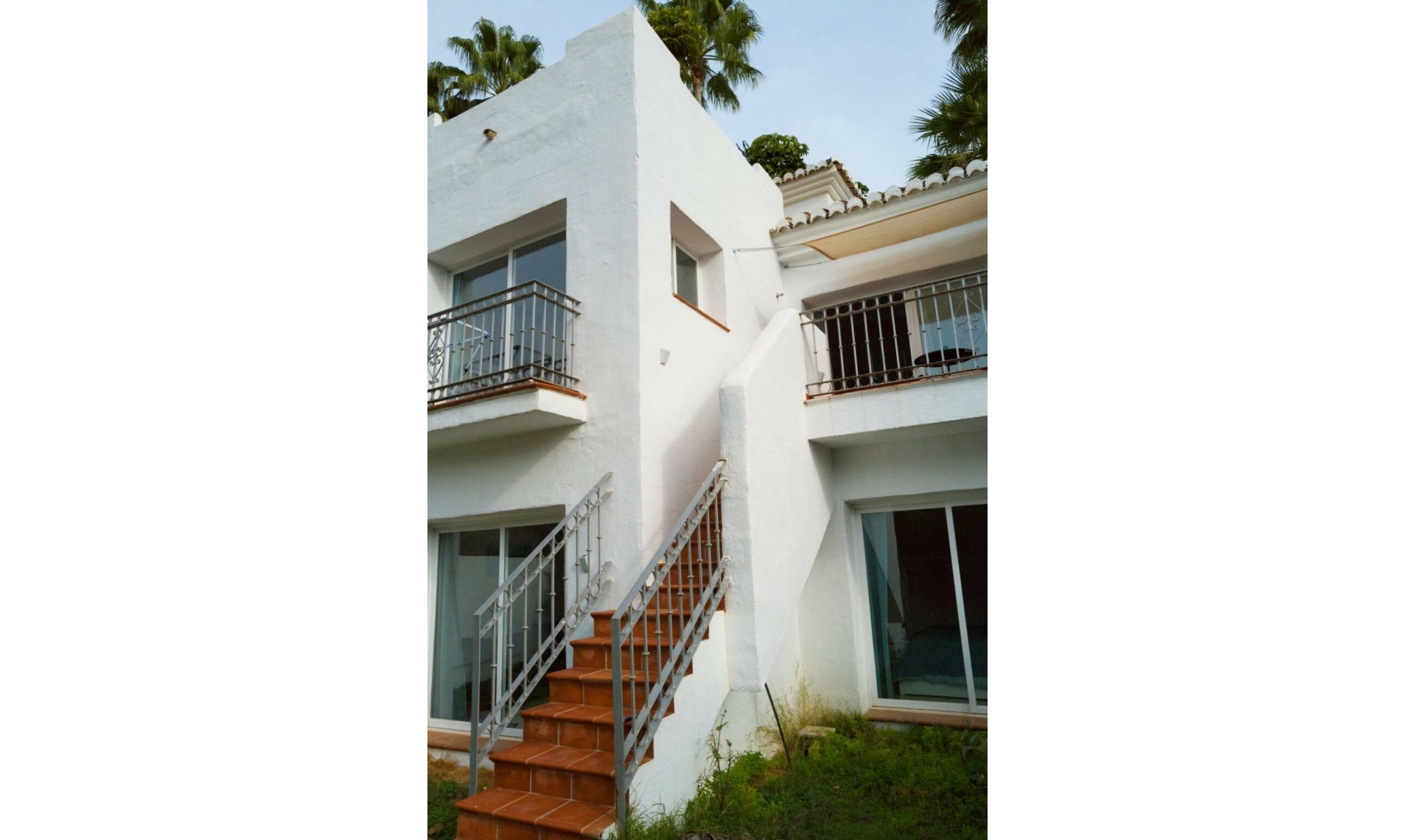 Resale - House -
Istán