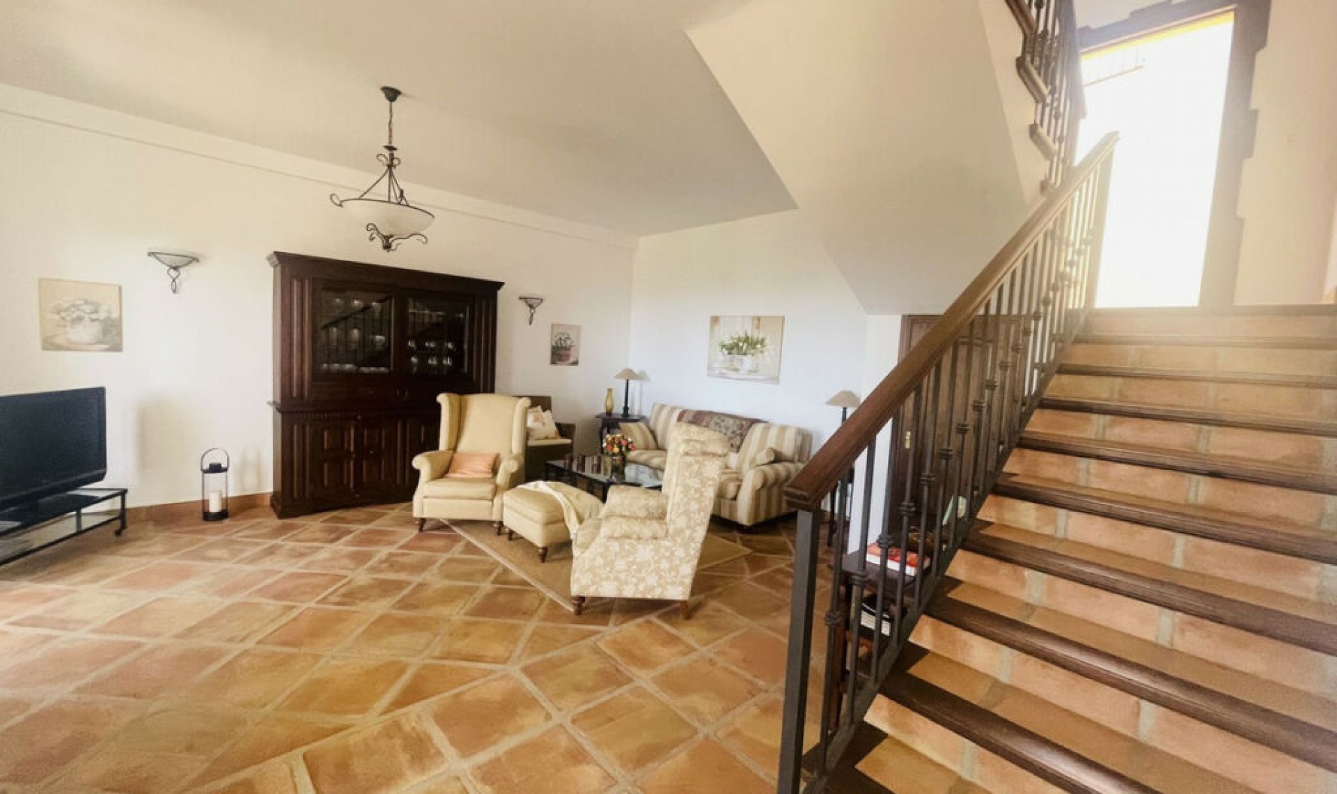 Resale - House -
Istán