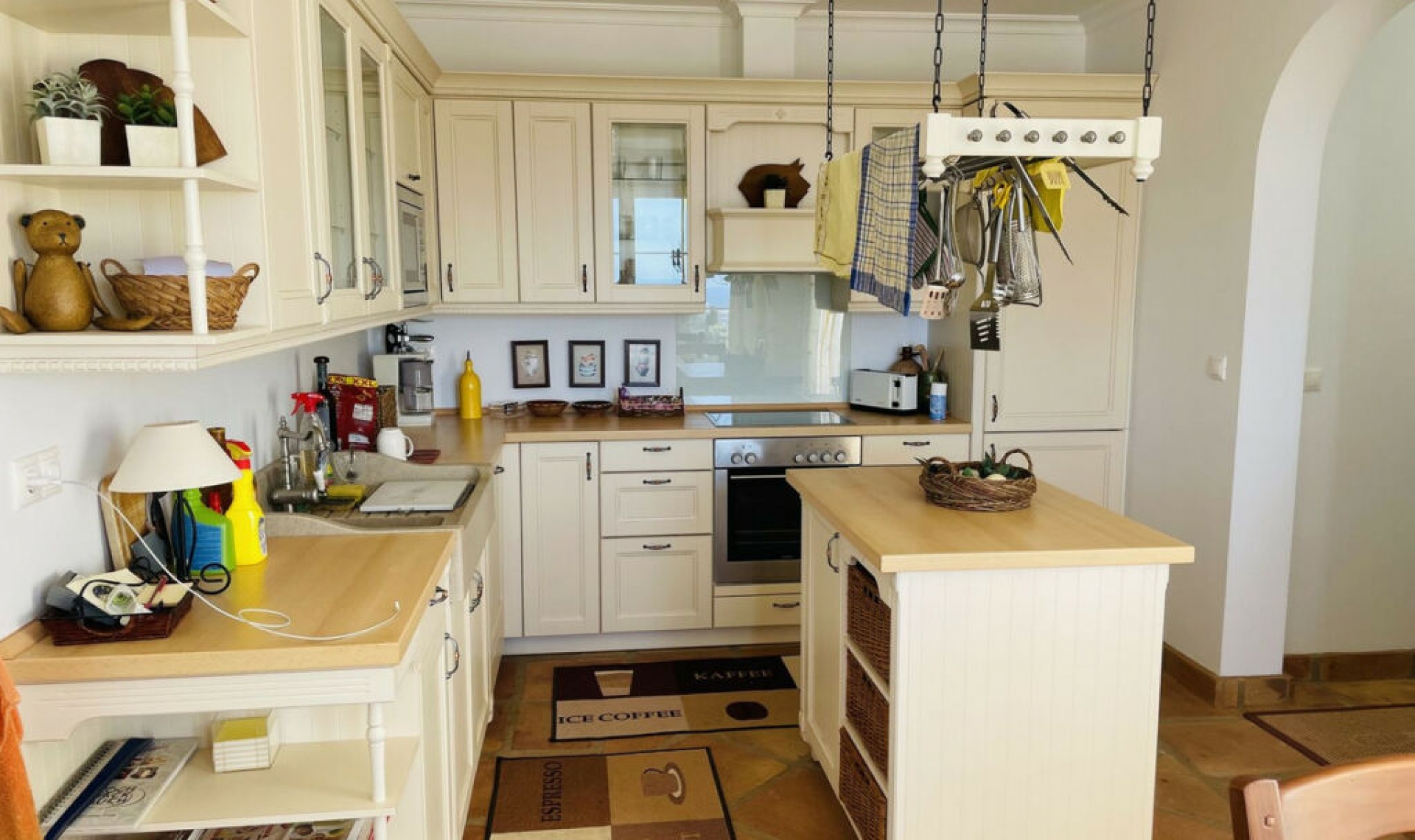 Resale - House -
Istán