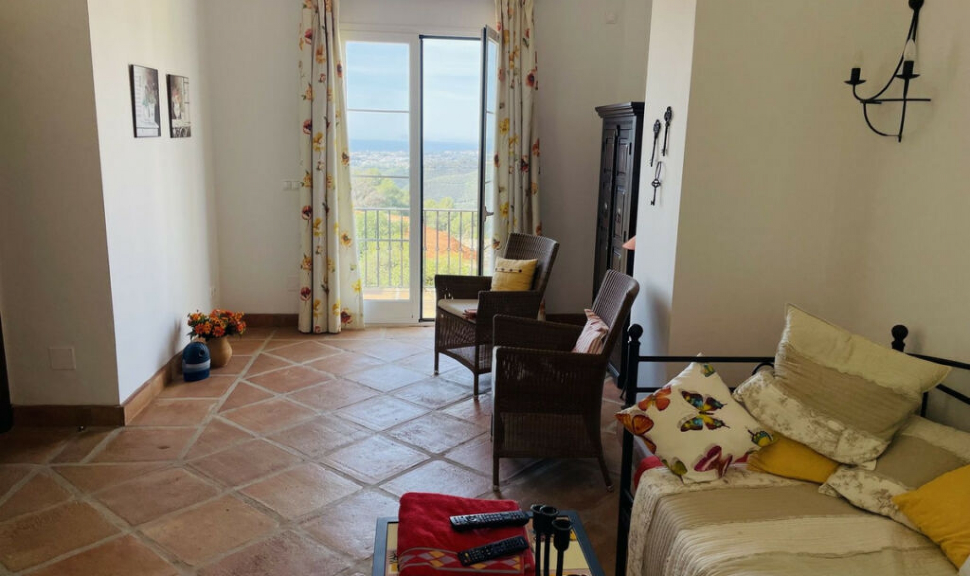 Resale - House -
Istán