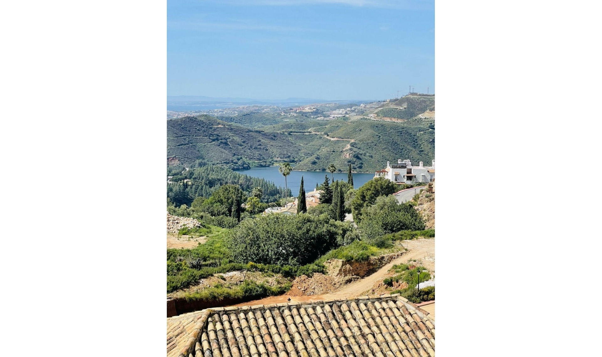 Resale - House -
Istán