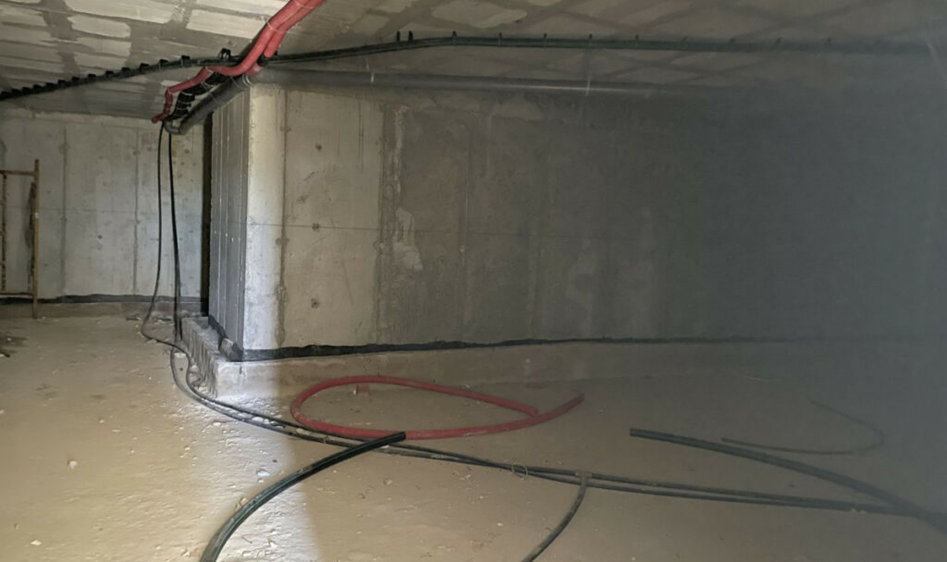 Resale - House -
Istán