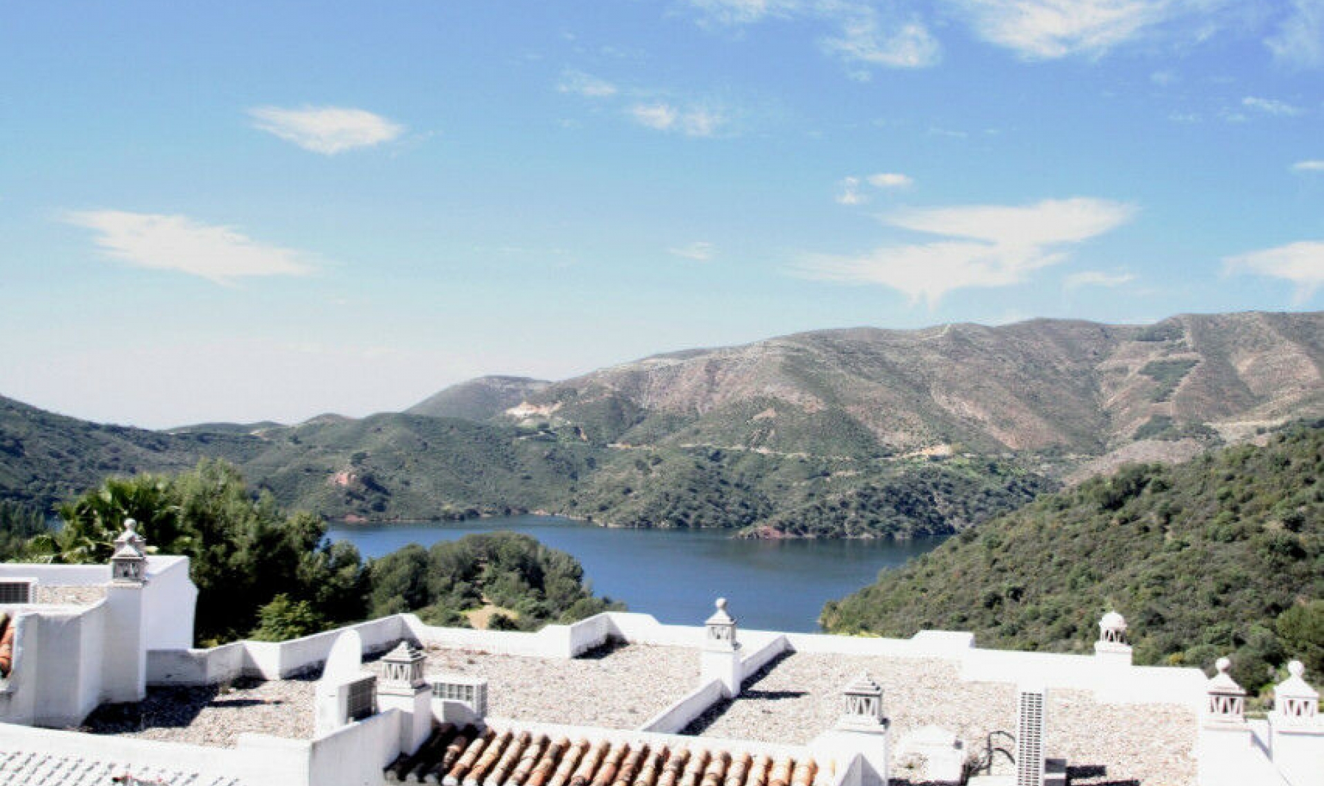 Resale - House -
Istán