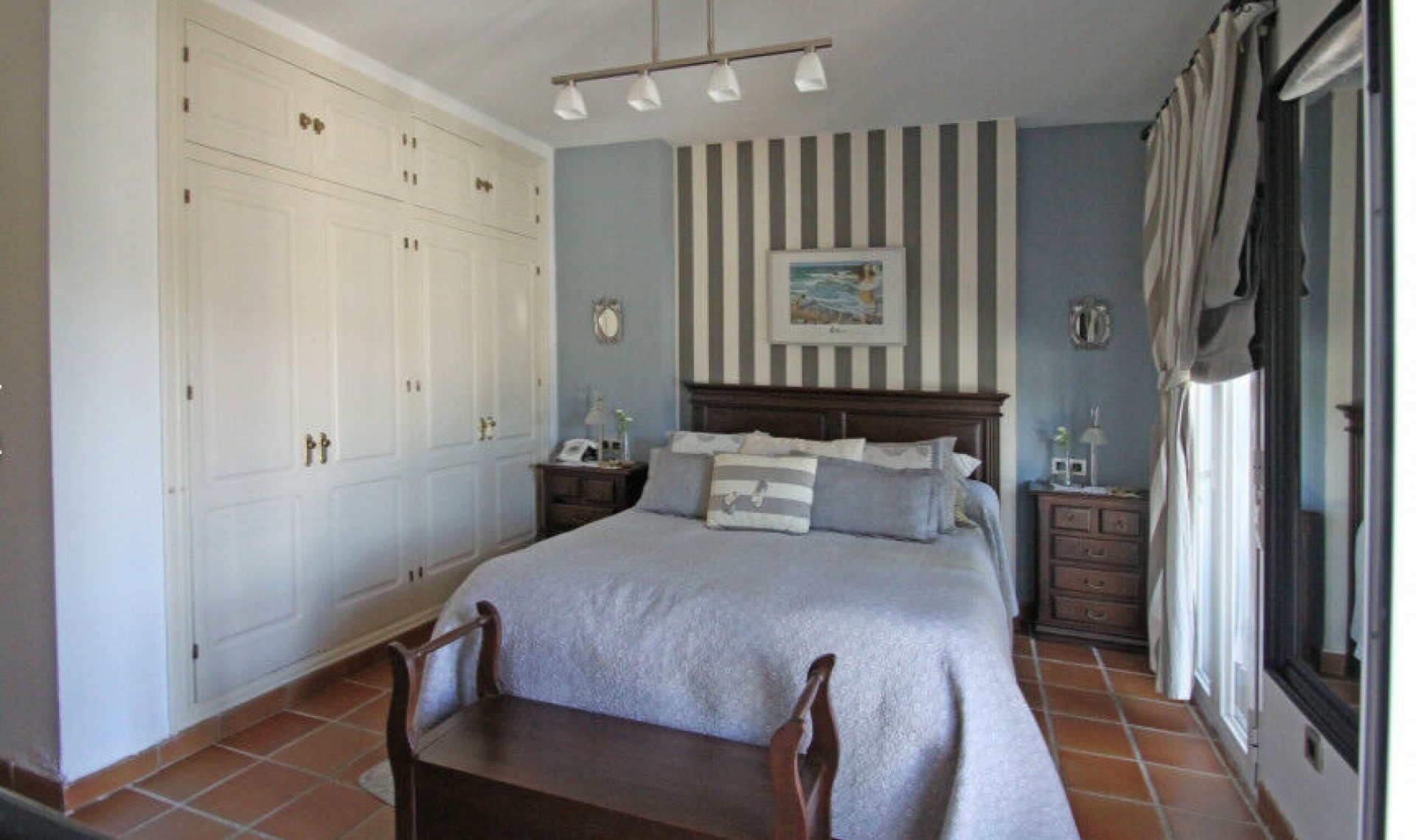 Resale - House -
Istán