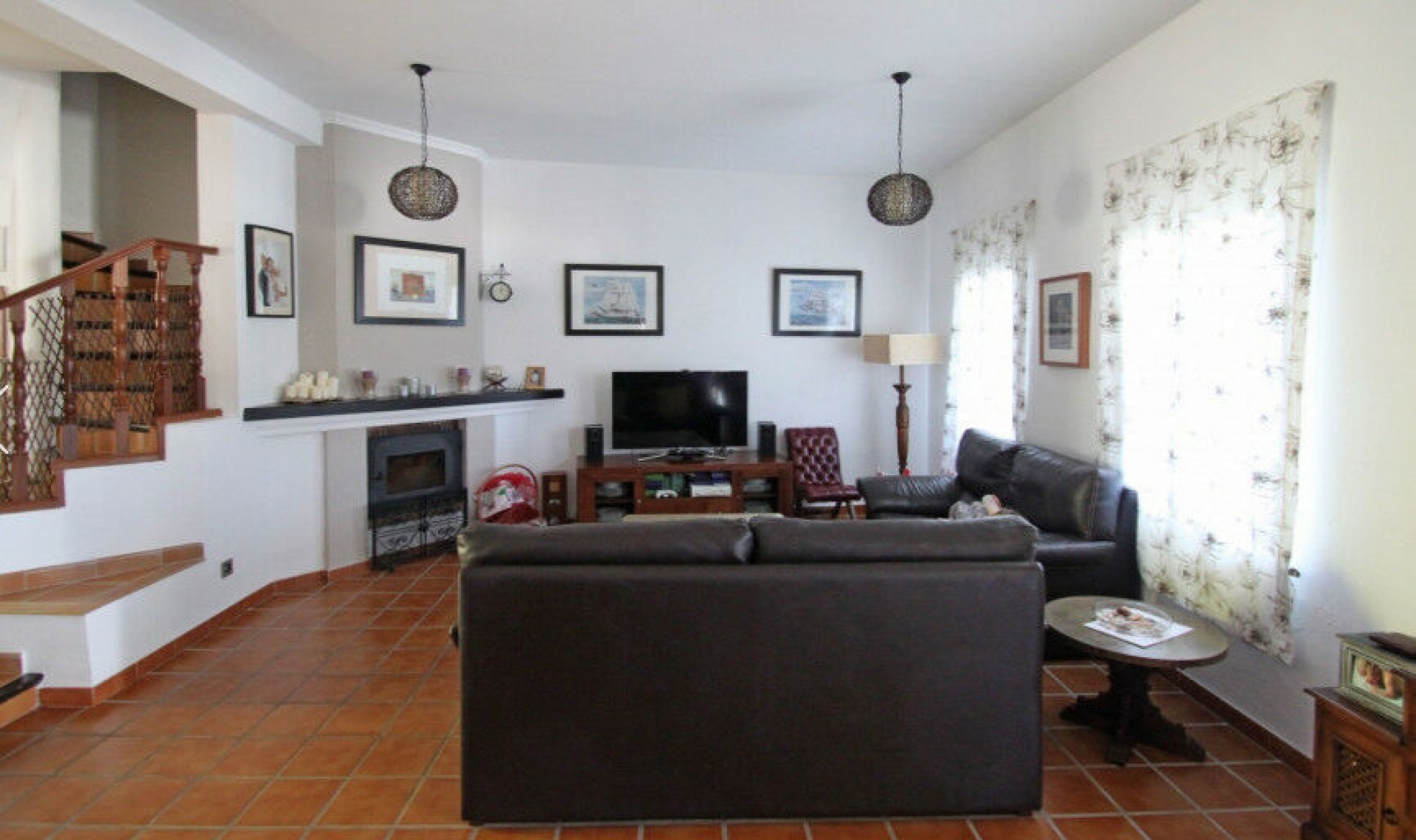 Resale - House -
Istán