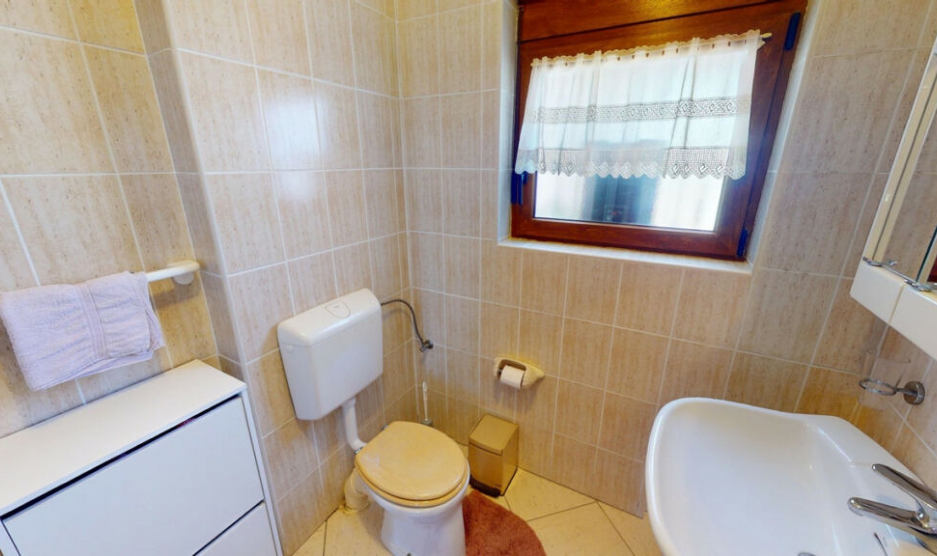 Resale - House -
Iznate