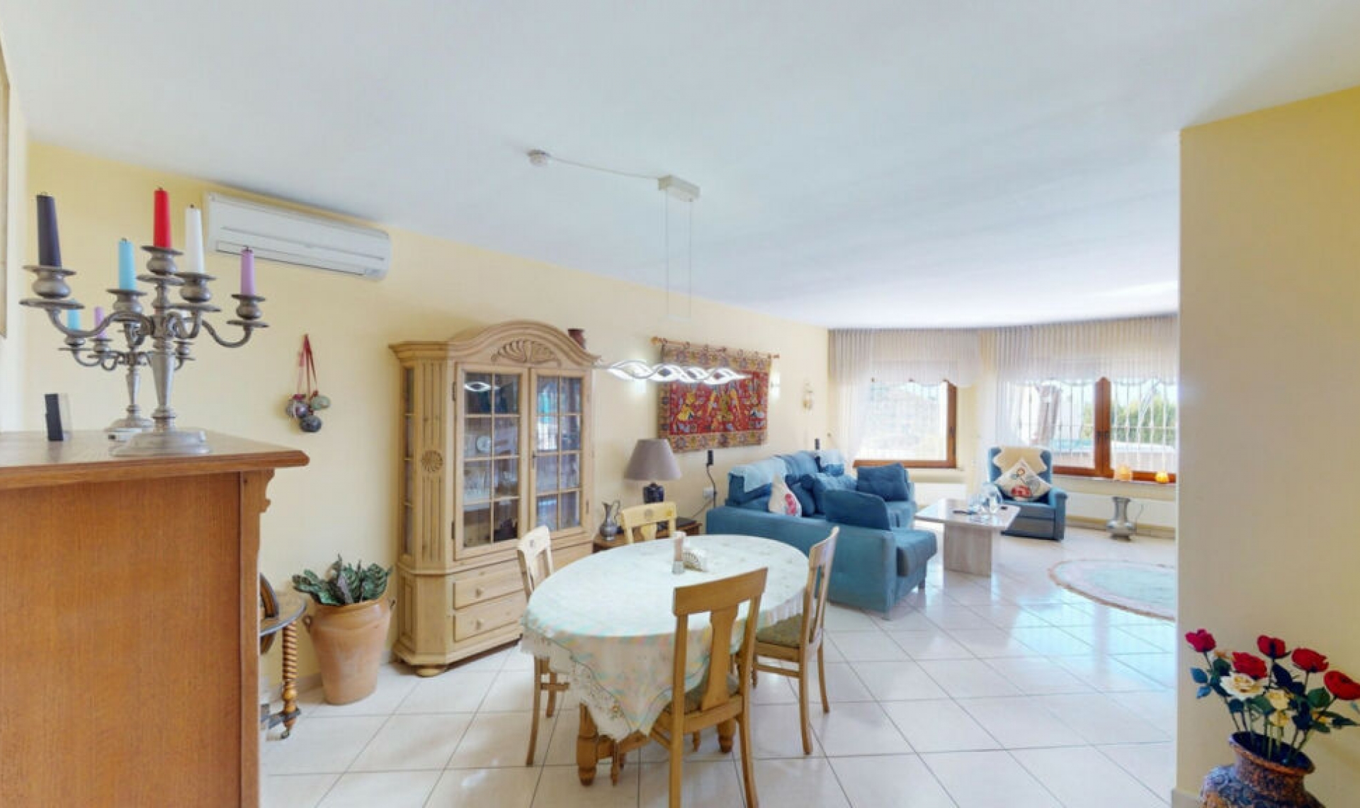 Resale - House -
Iznate