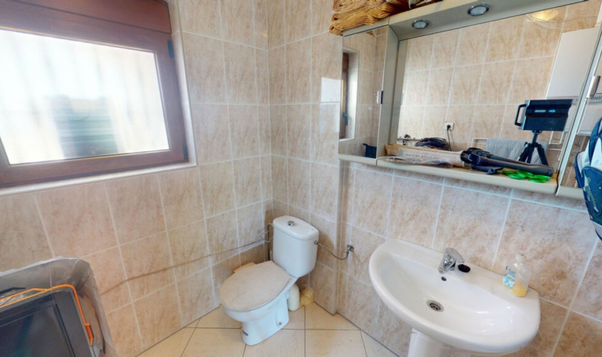 Resale - House -
Iznate