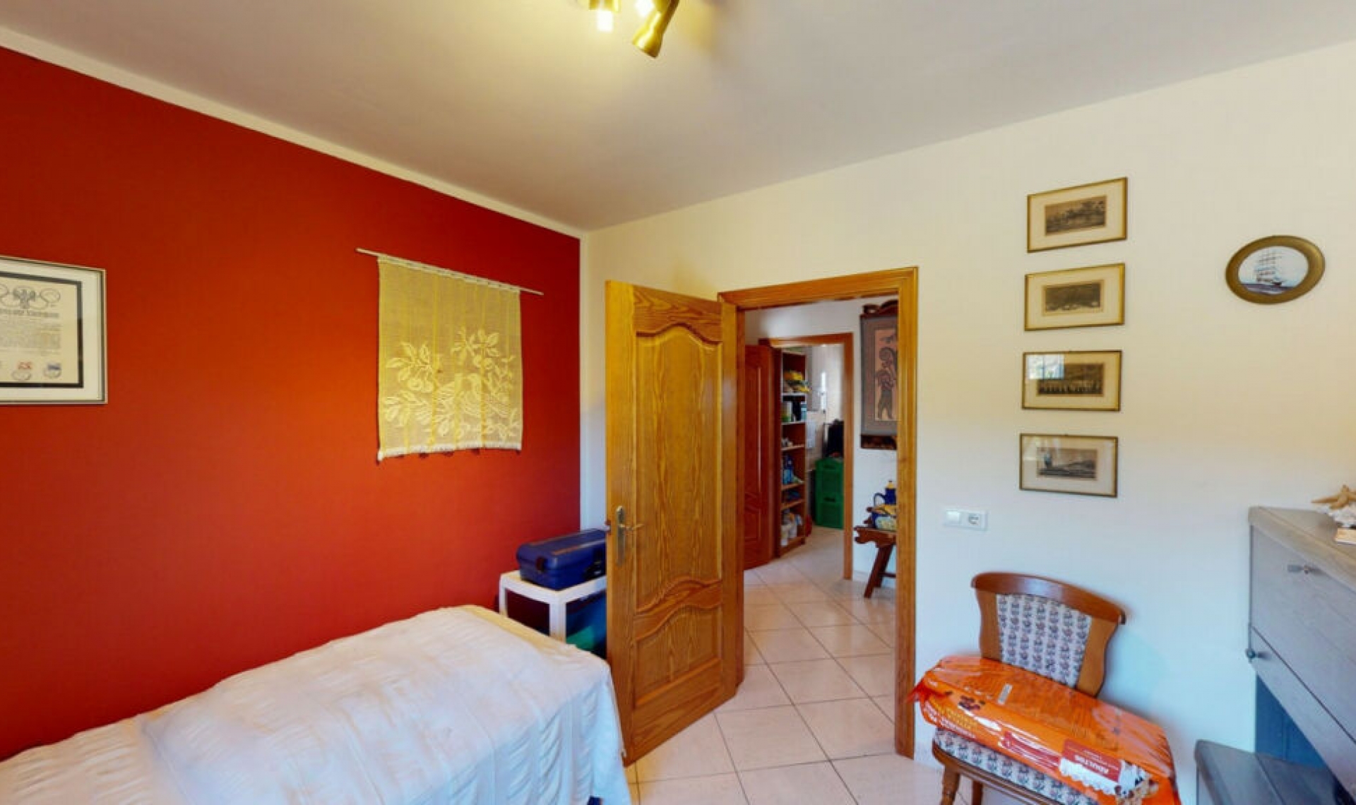 Resale - House -
Iznate