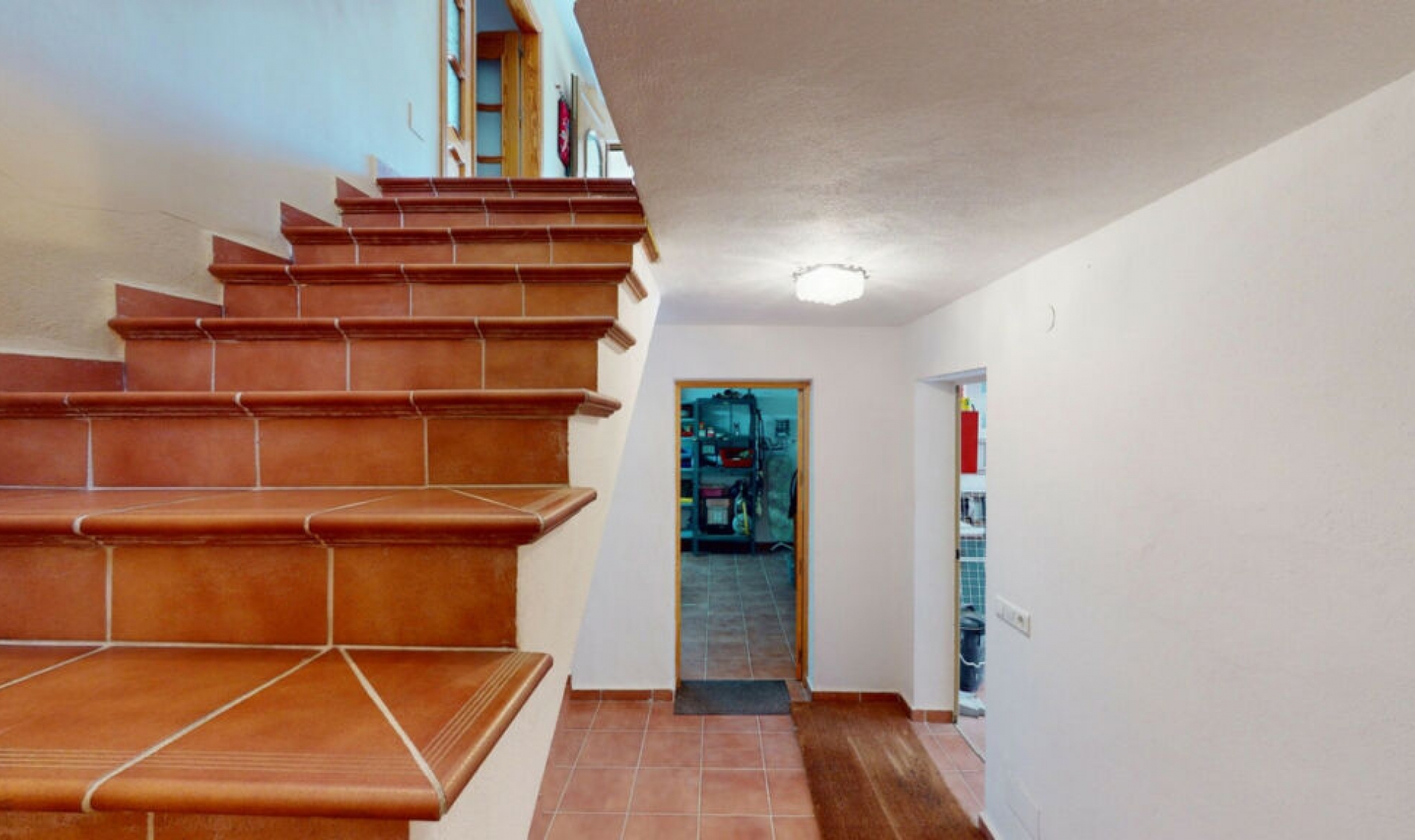 Resale - House -
Iznate