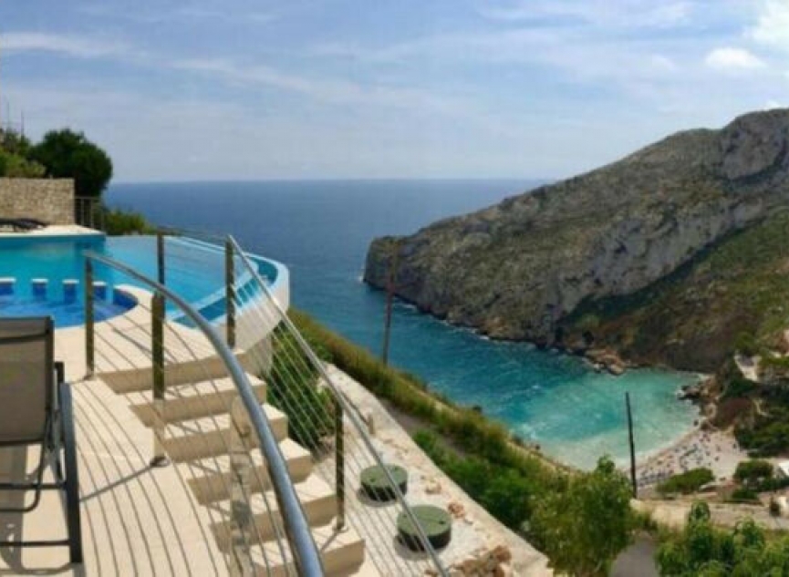 Resale - House -
Jávea