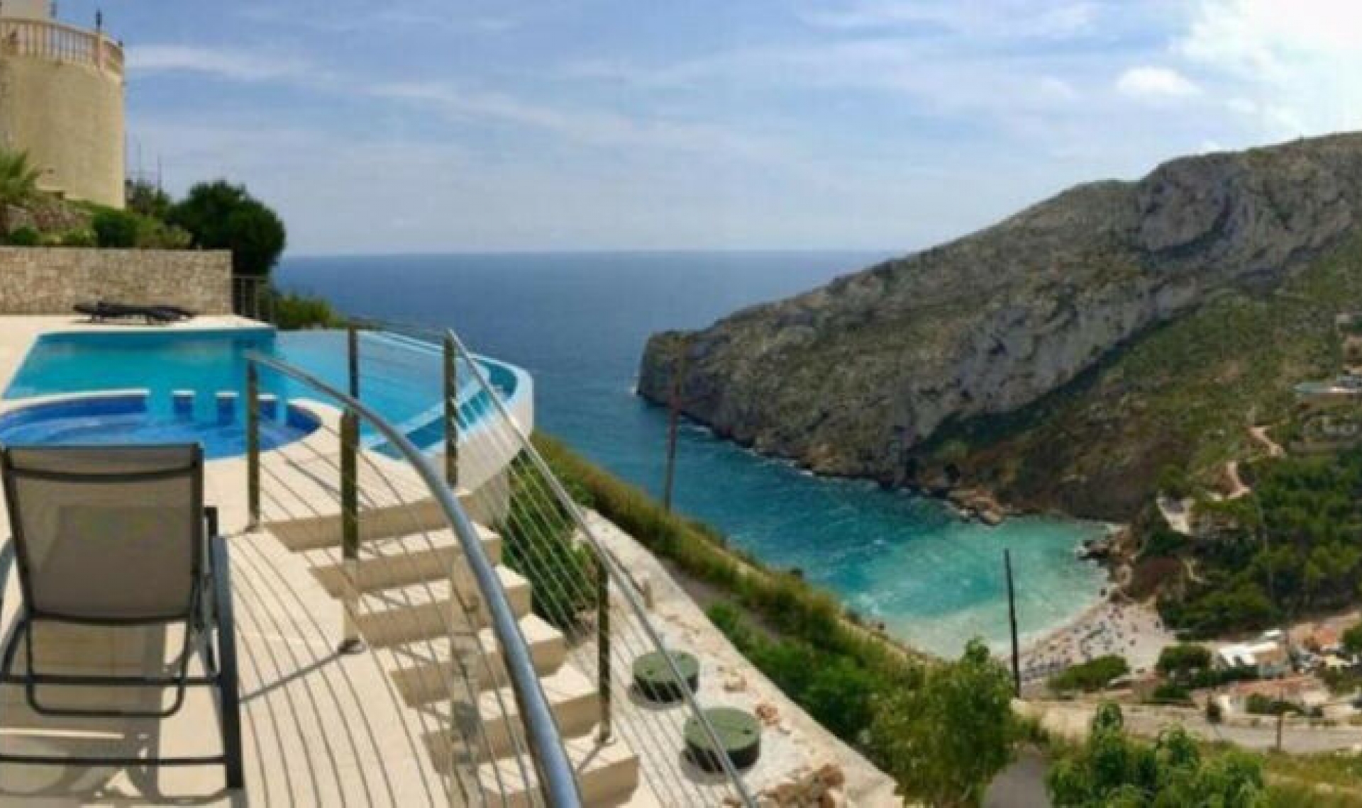 Resale - House -
Jávea