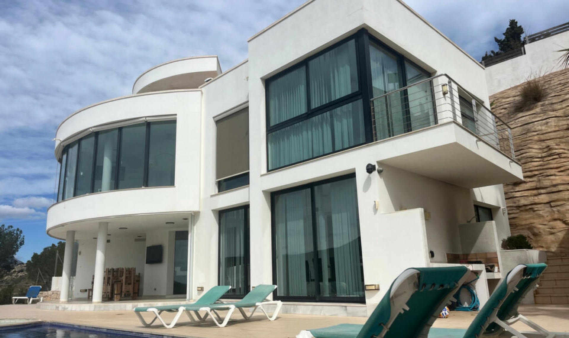 Resale - House -
Jávea