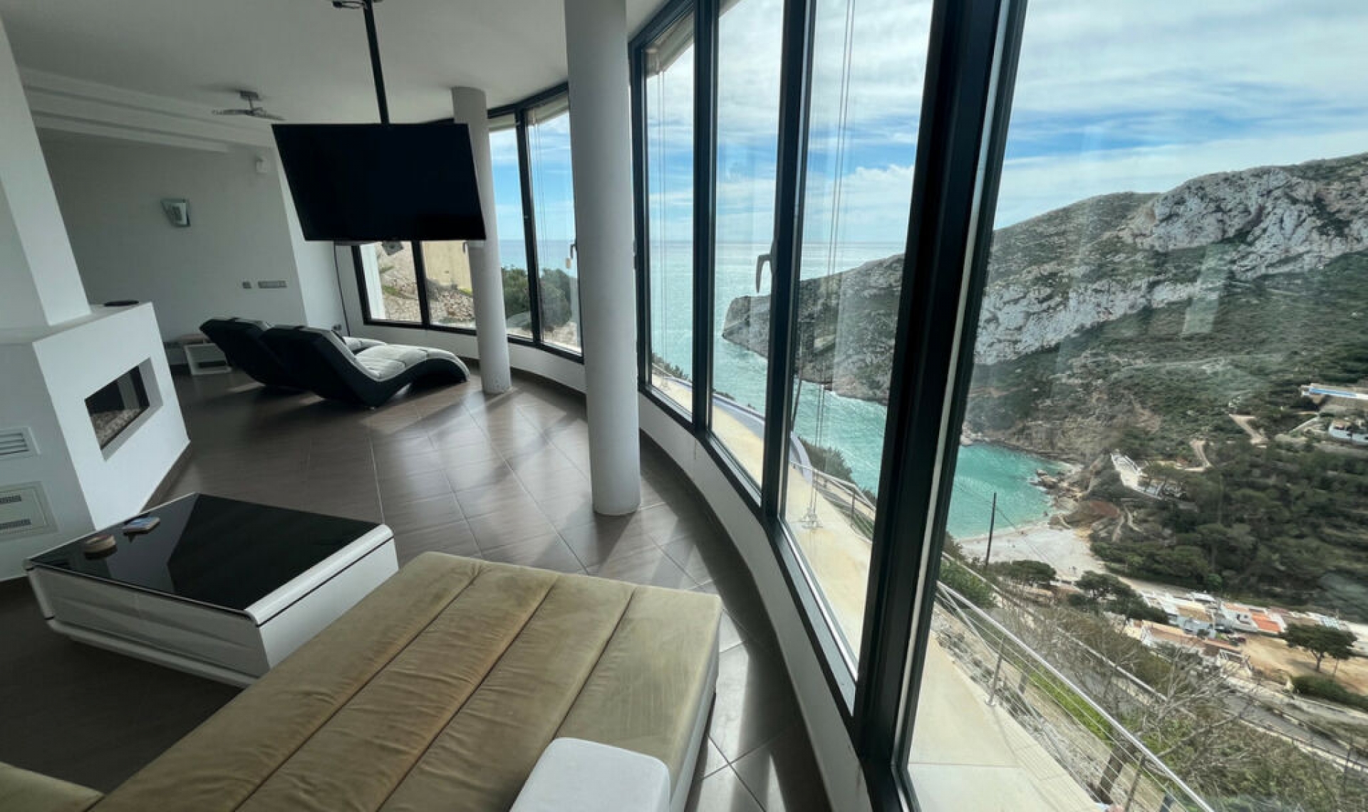 Resale - House -
Jávea