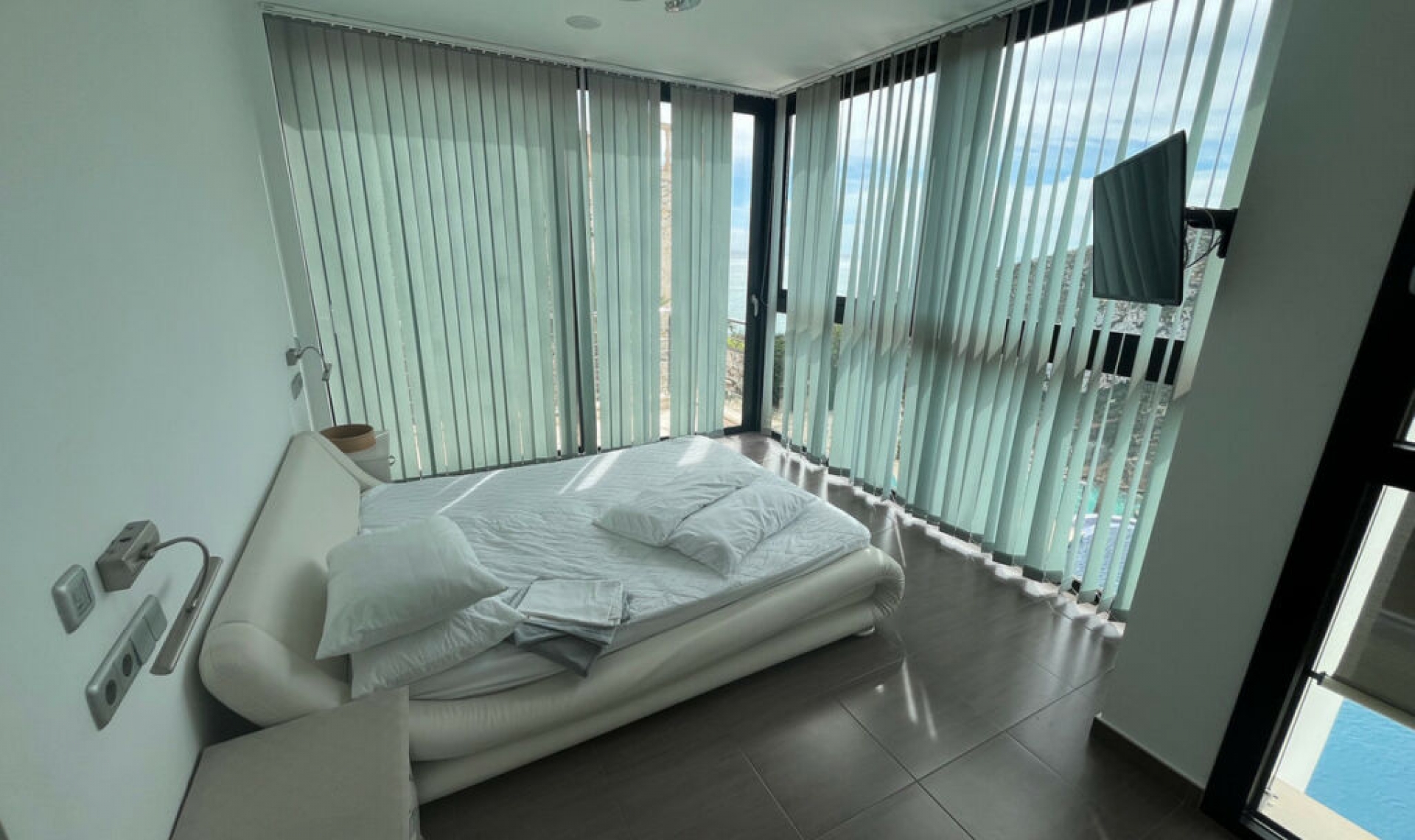 Resale - House -
Jávea