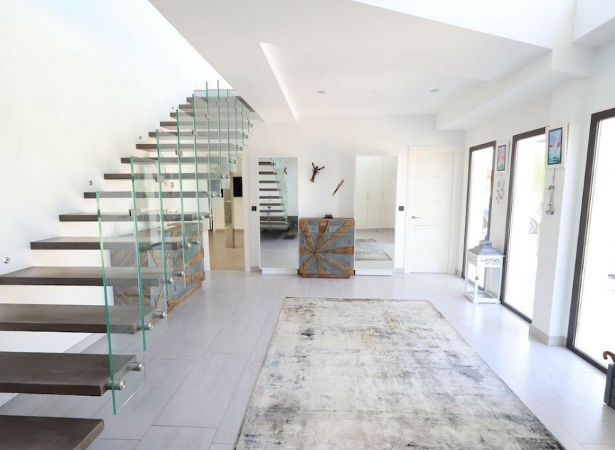 Resale - House -
Jávea