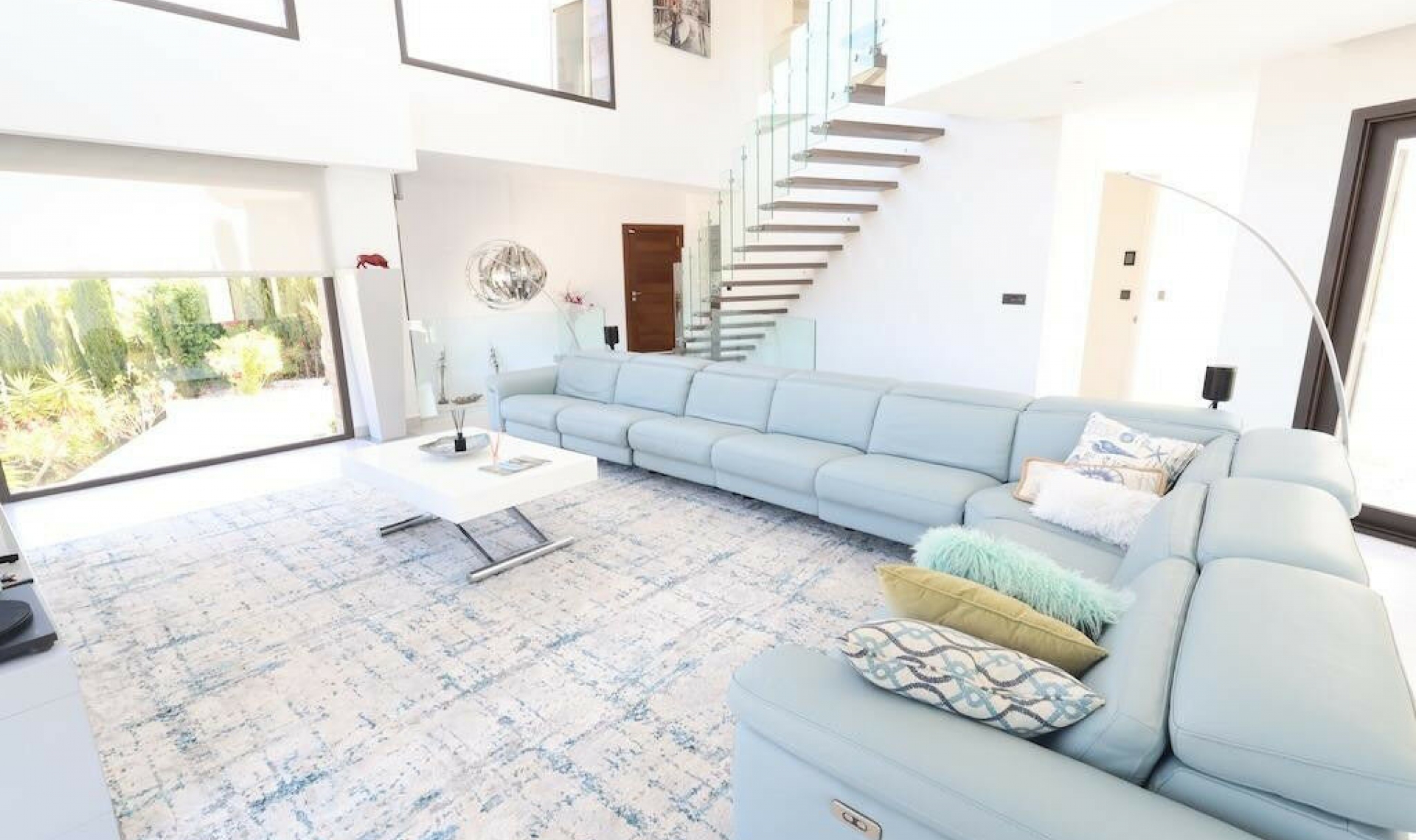 Resale - House -
Jávea