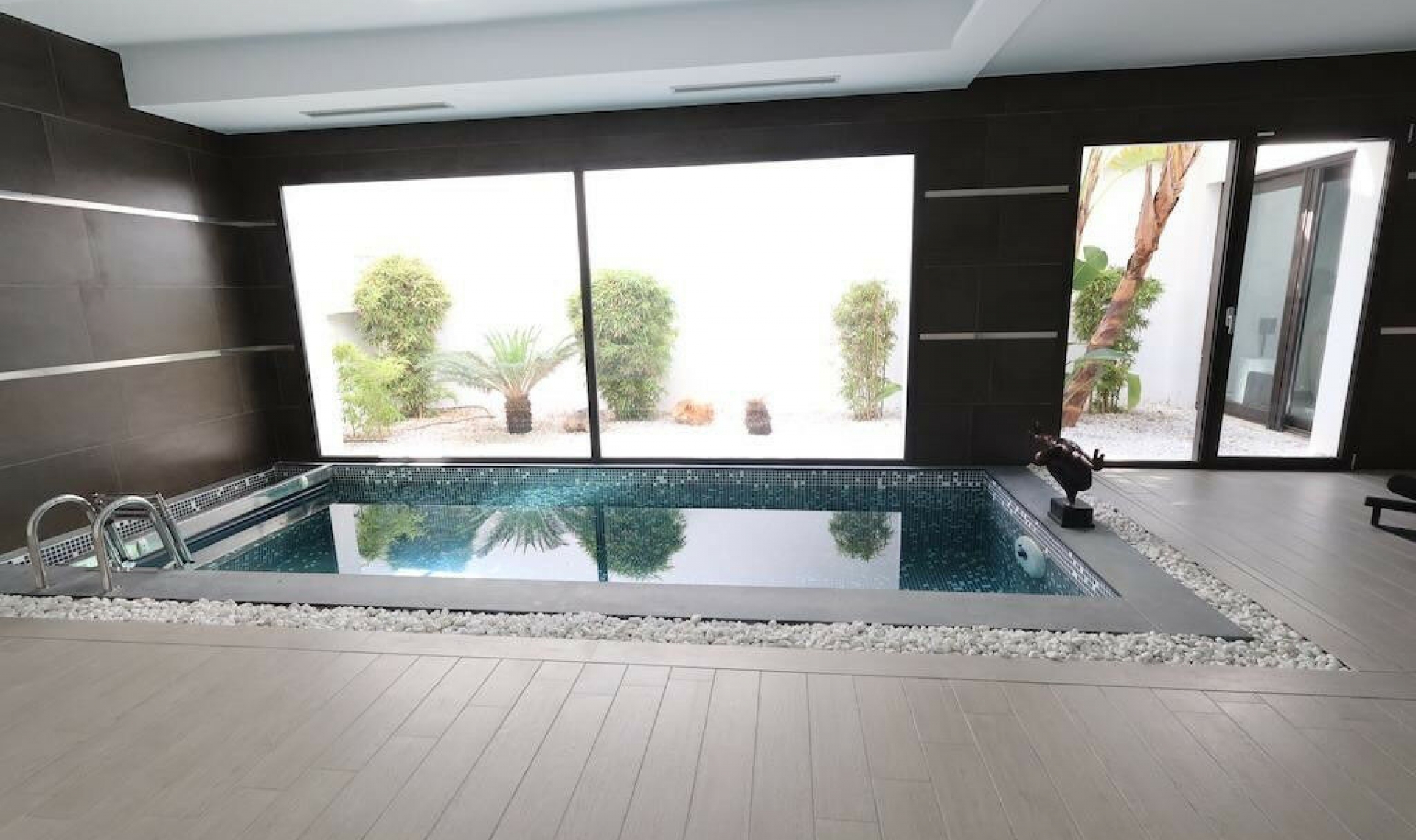 Resale - House -
Jávea