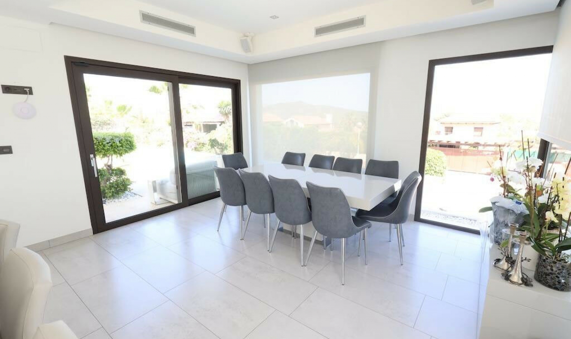 Resale - House -
Jávea