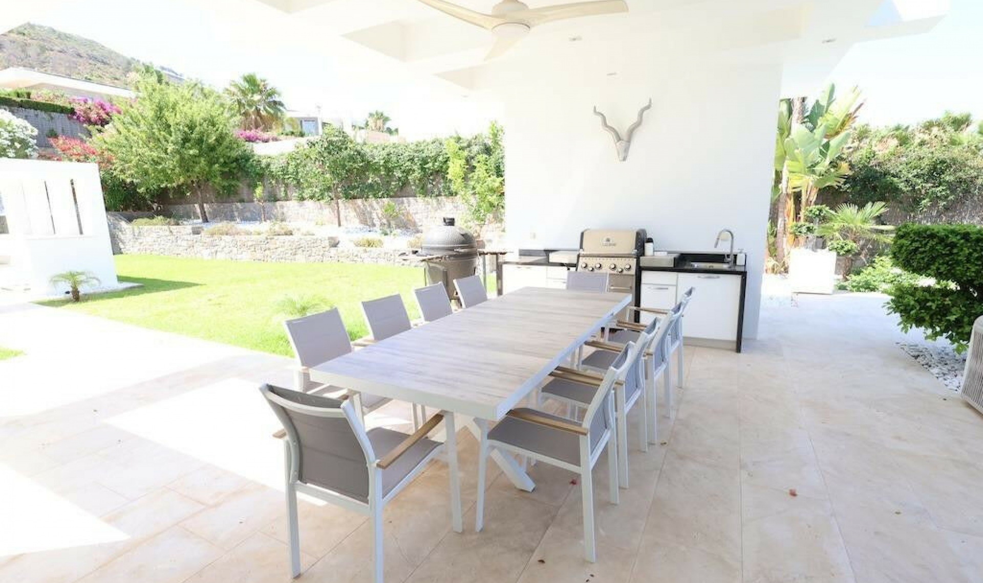 Resale - House -
Jávea