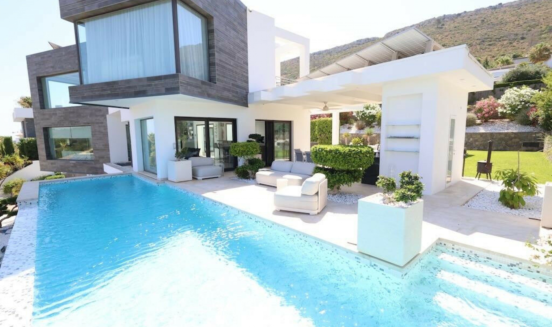 Resale - House -
Jávea