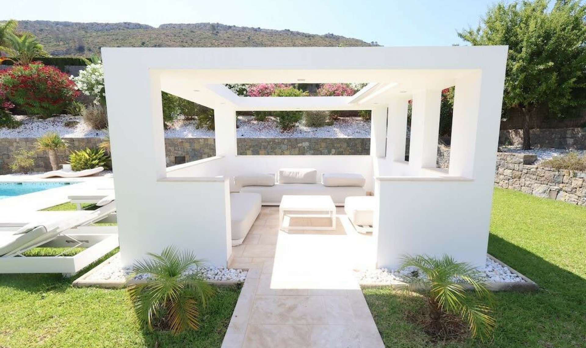 Resale - House -
Jávea