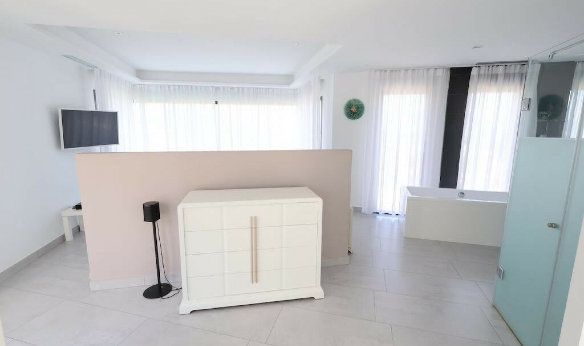 Resale - House -
Jávea
