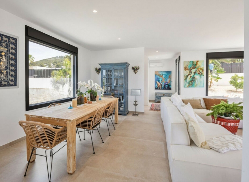 Resale - House -
Jávea