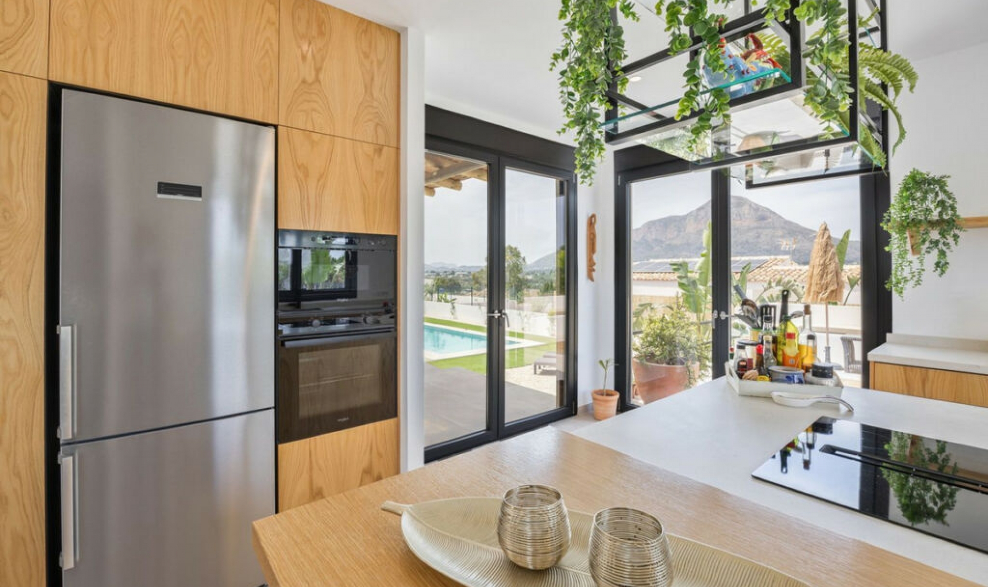 Resale - House -
Jávea