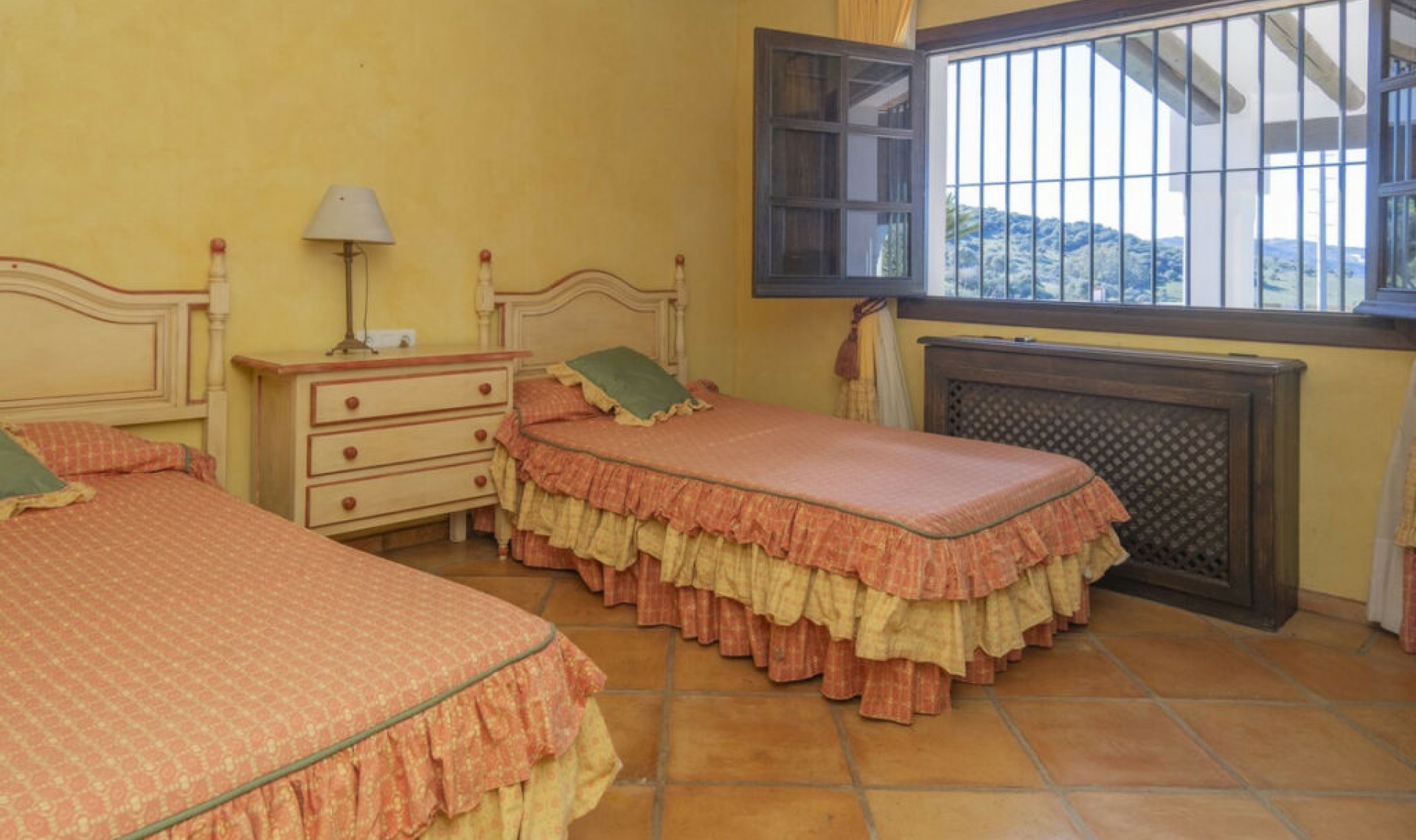 Resale - House -
Jimena de la Frontera