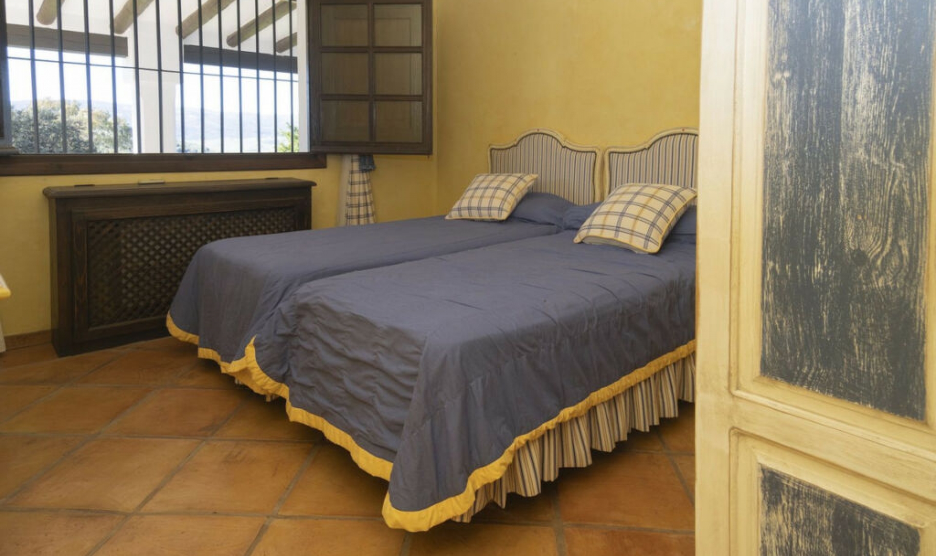 Resale - House -
Jimena de la Frontera
