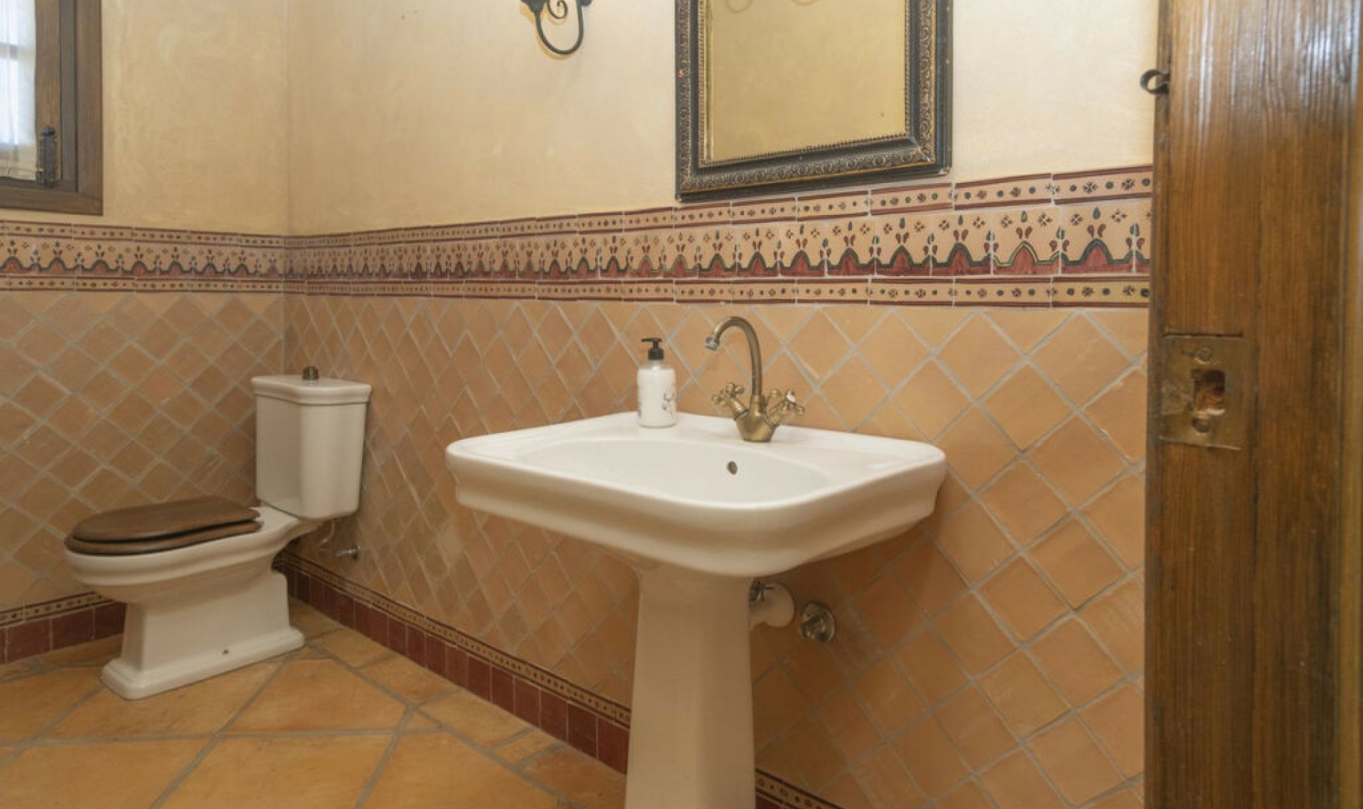 Resale - House -
Jimena de la Frontera