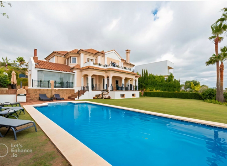 Resale - House -
La Alcaidesa