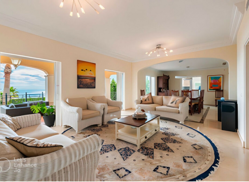 Resale - House -
La Alcaidesa