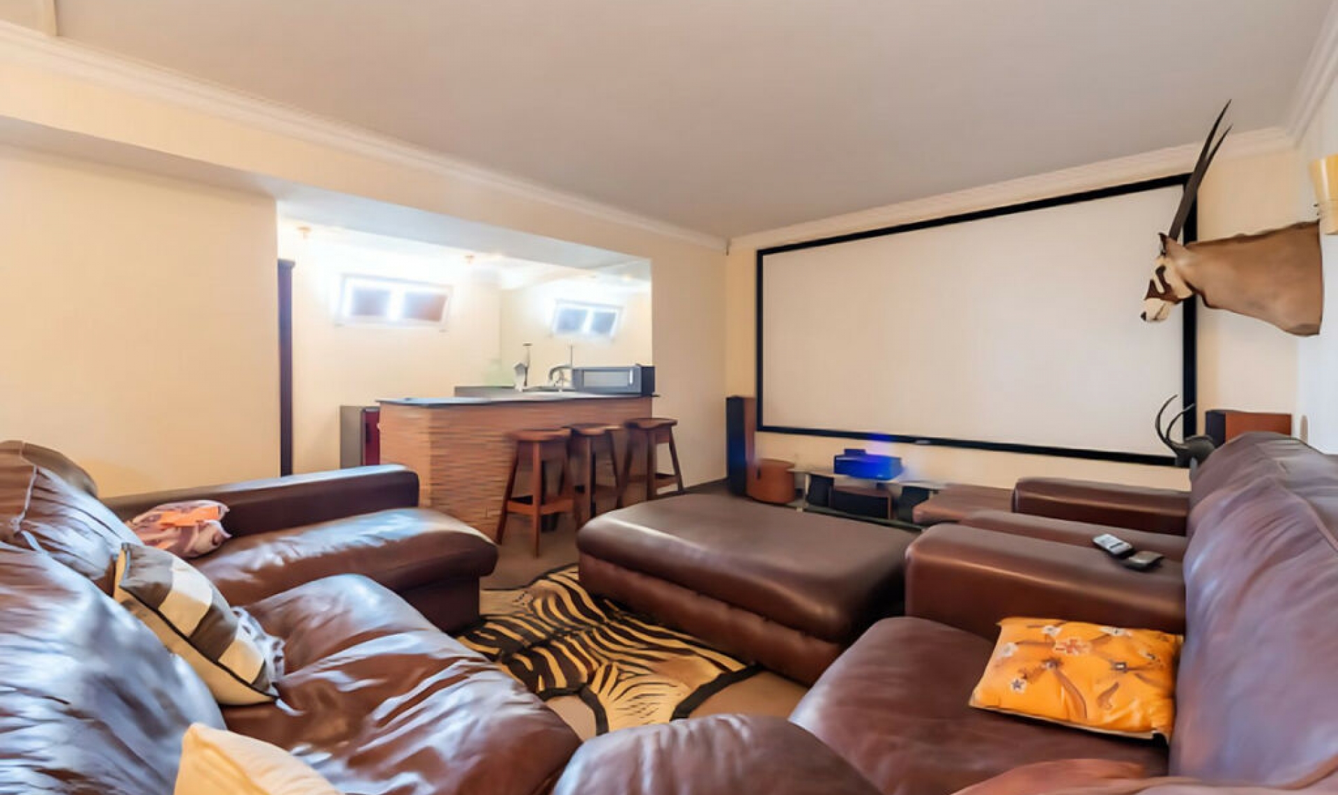 Resale - House -
La Alcaidesa