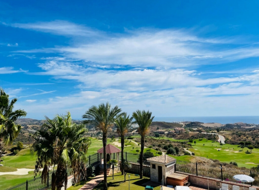 Resale - House -
La Cala de Mijas