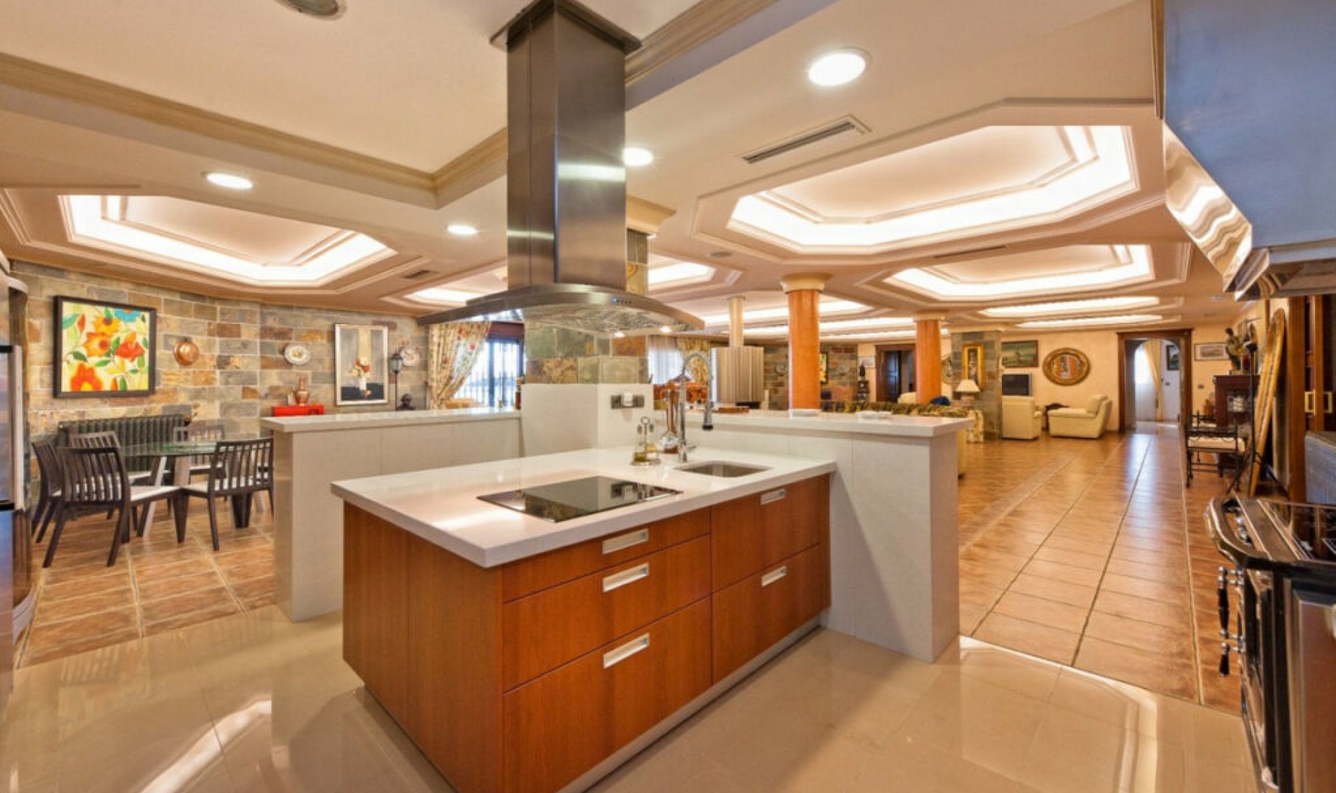 Resale - House -
La Cala de Mijas