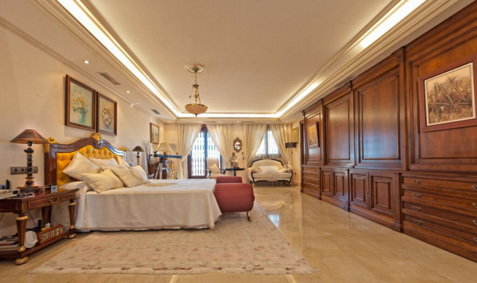Resale - House -
La Cala de Mijas