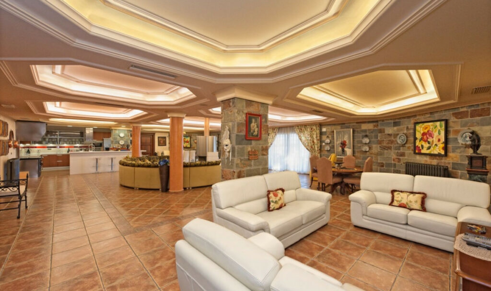 Resale - House -
La Cala de Mijas