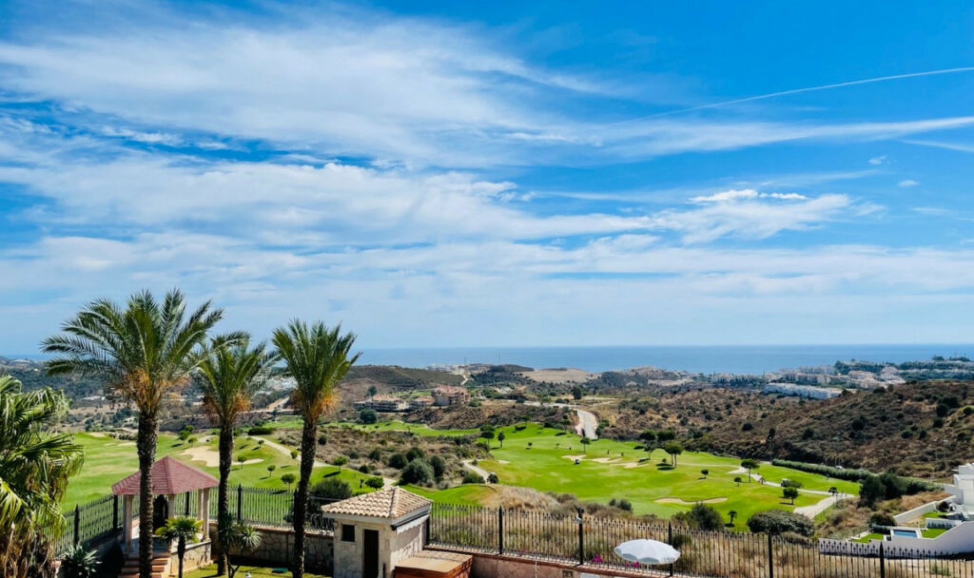 Resale - House -
La Cala de Mijas