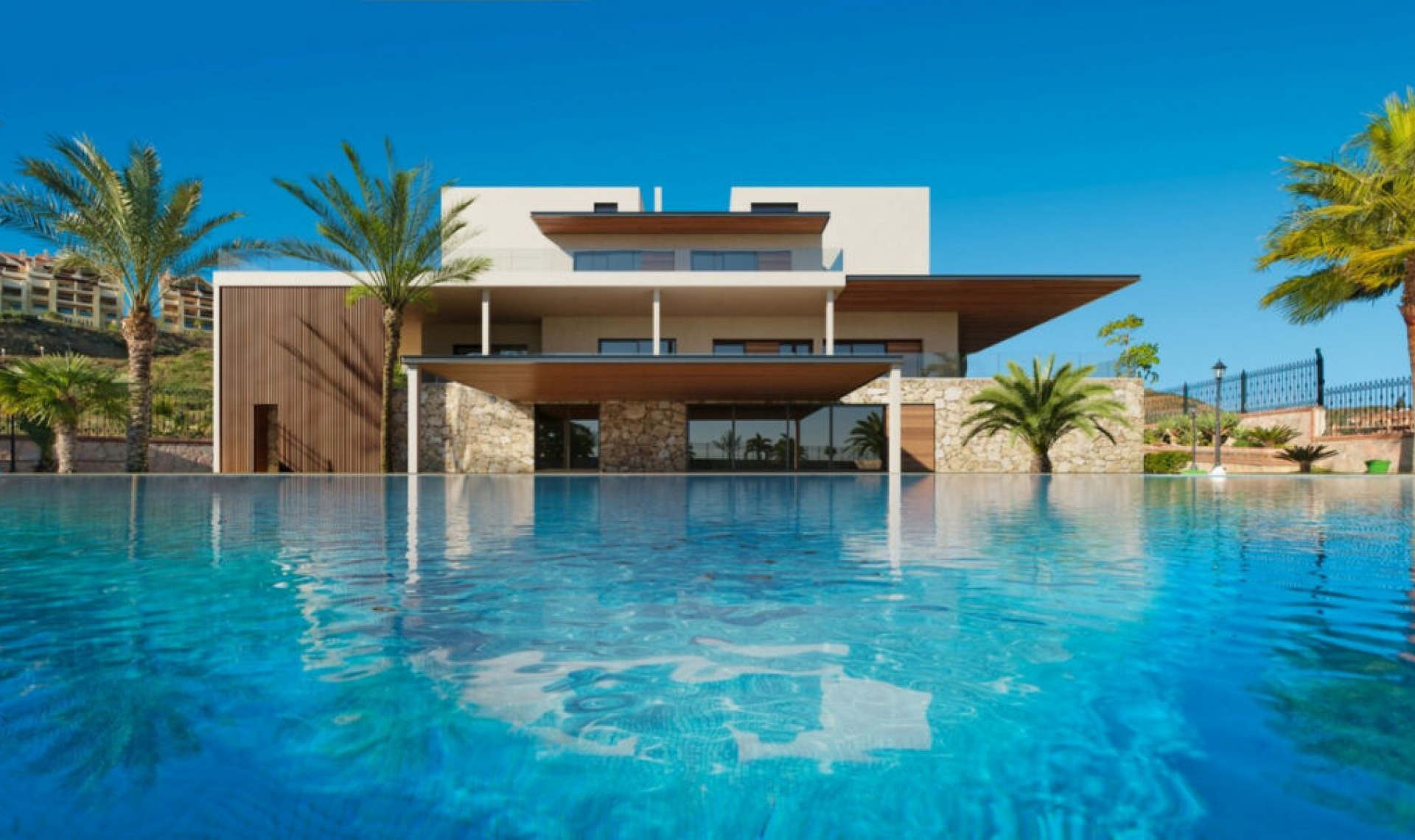 Resale - House -
La Cala de Mijas