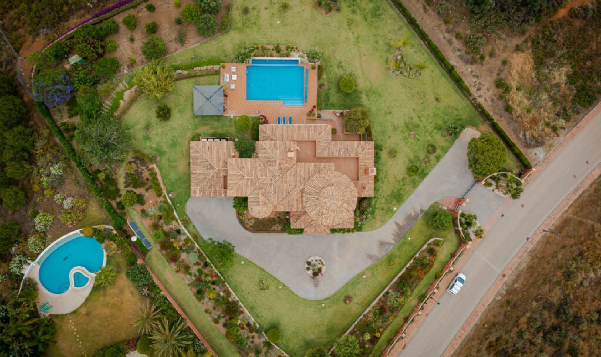 Resale - House -
La Cala de Mijas