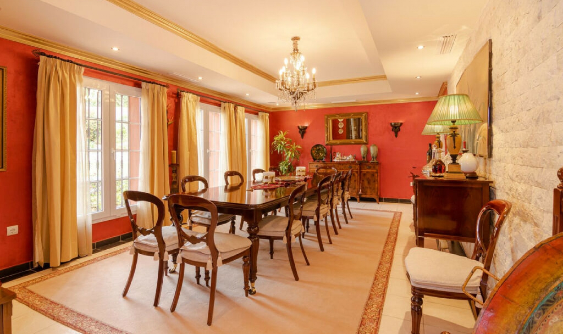 Resale - House -
La Cala de Mijas