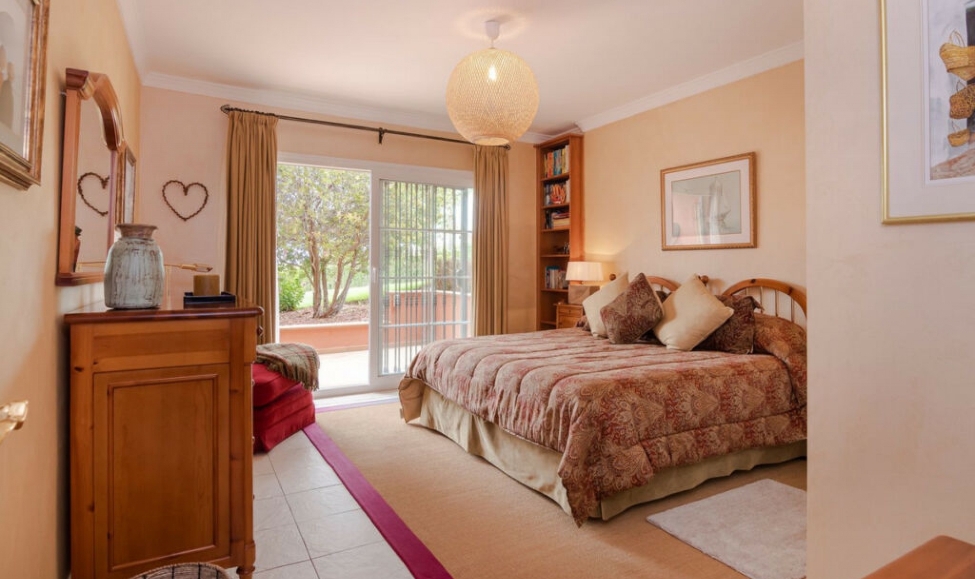 Resale - House -
La Cala de Mijas