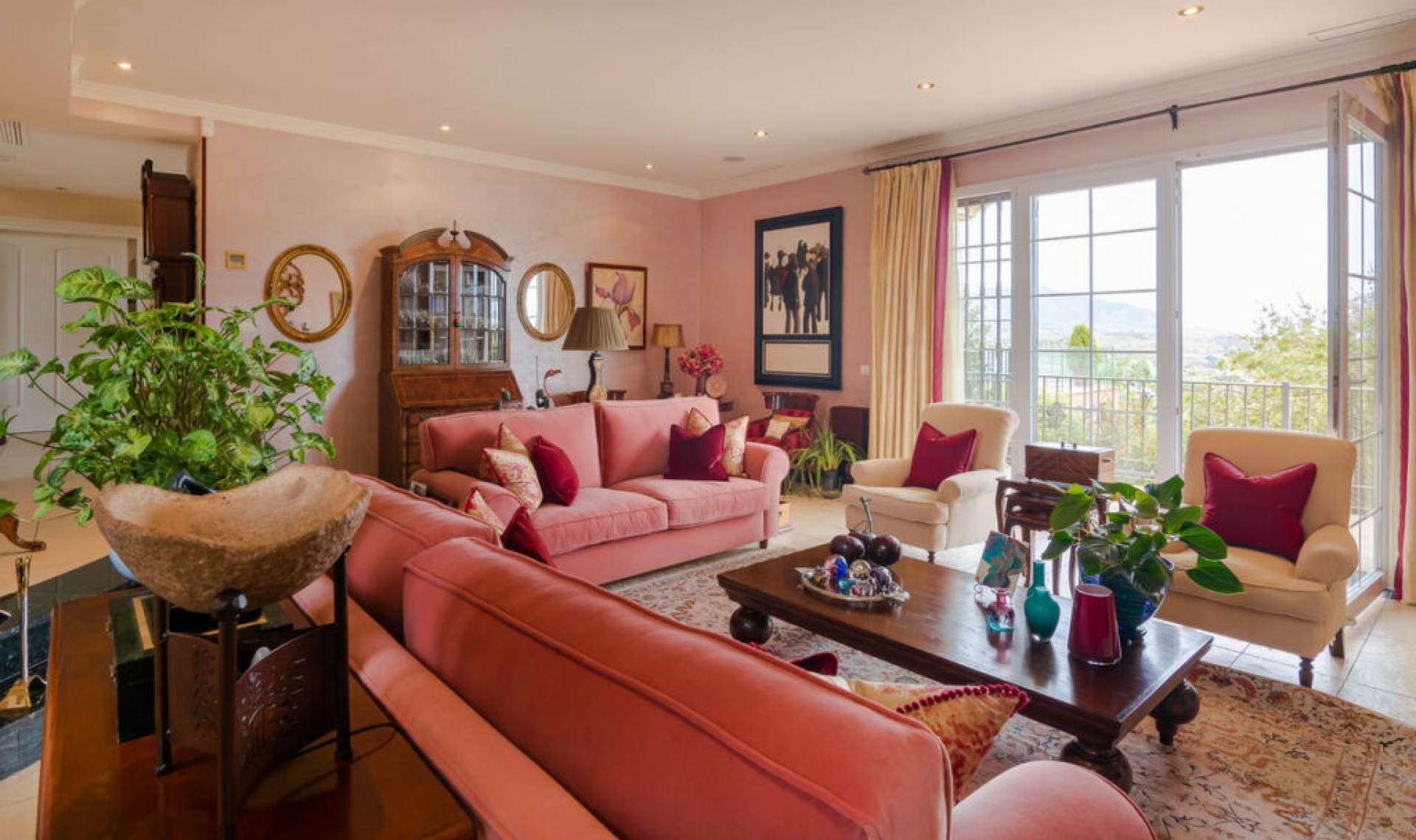 Resale - House -
La Cala de Mijas