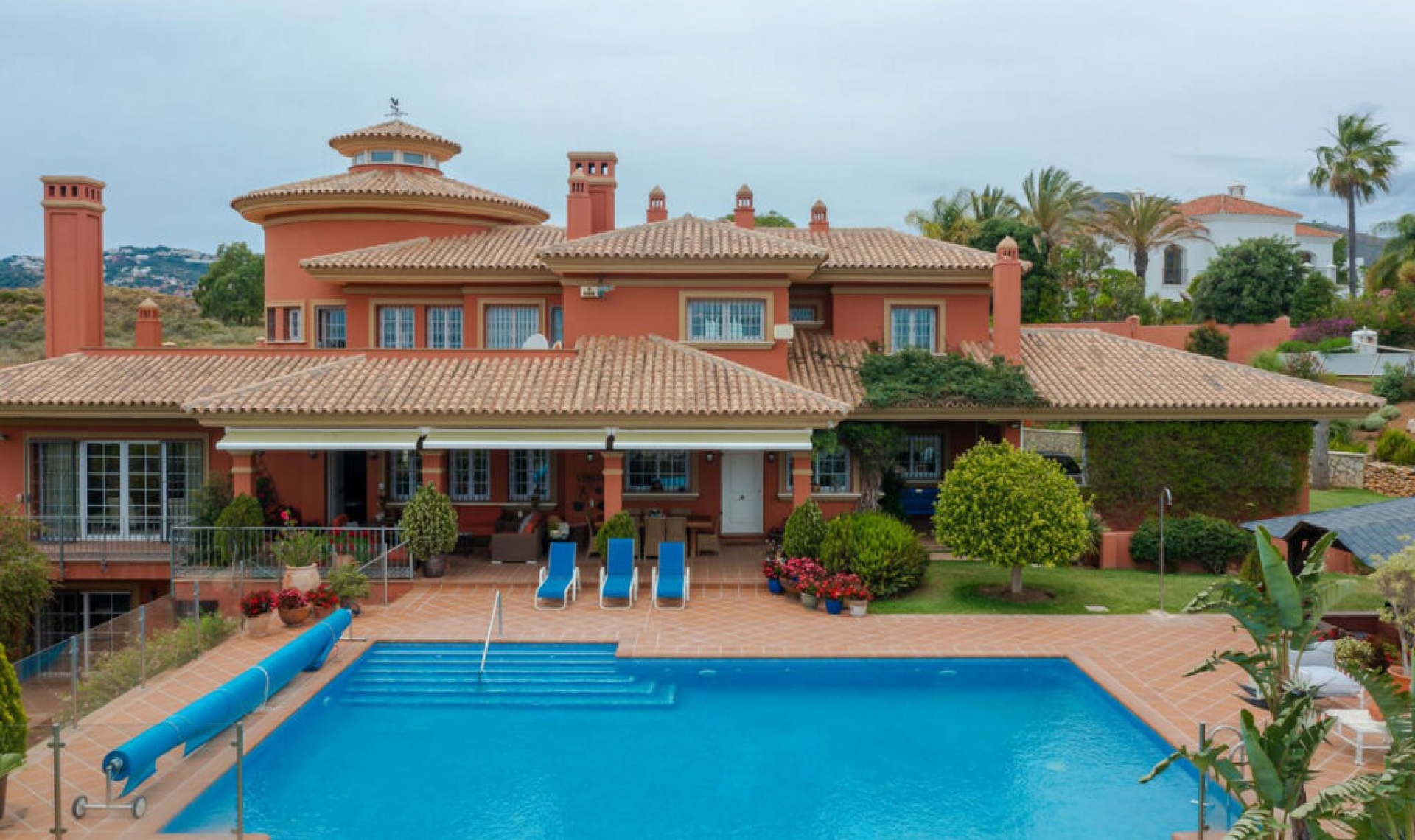 Resale - House -
La Cala de Mijas