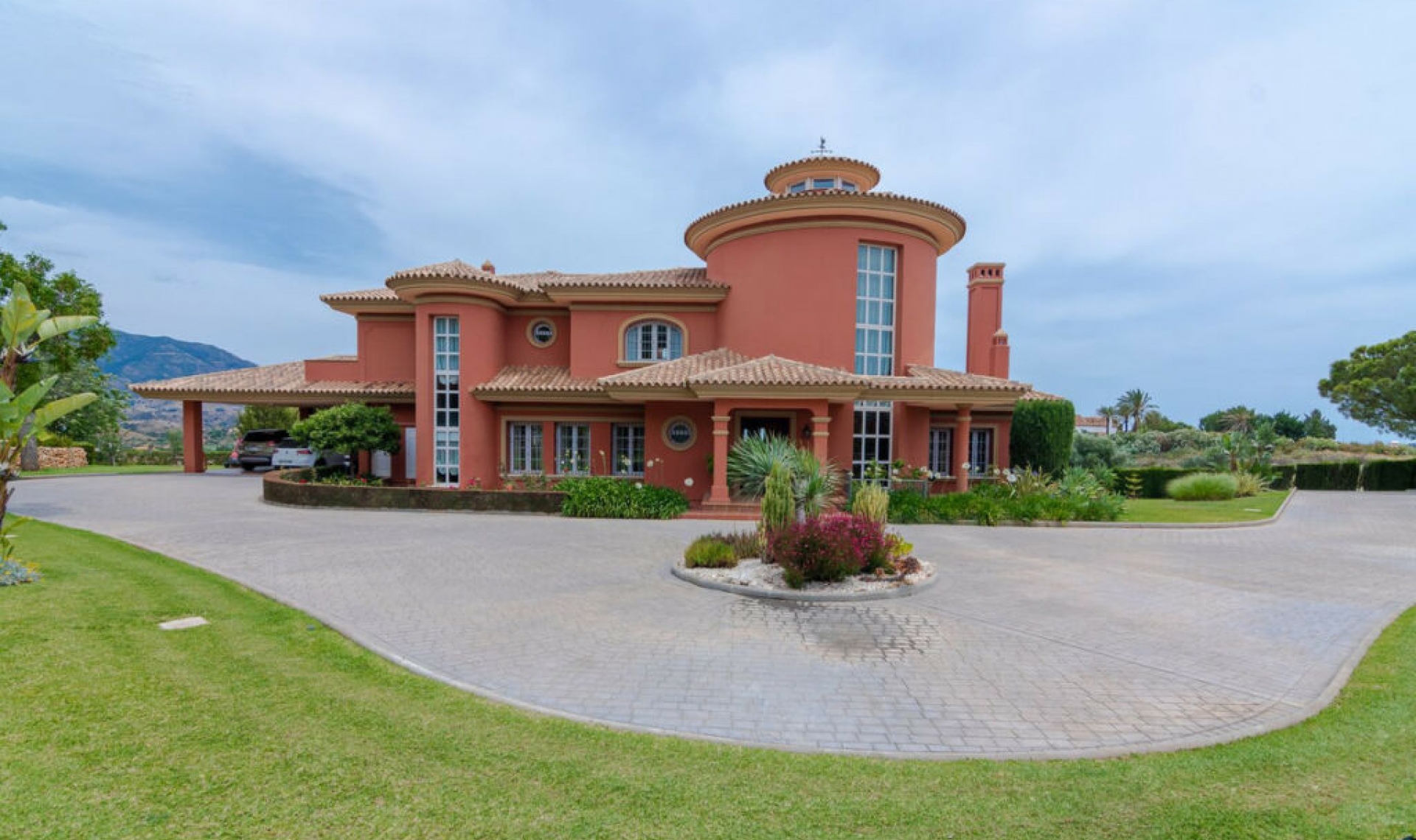 Resale - House -
La Cala de Mijas