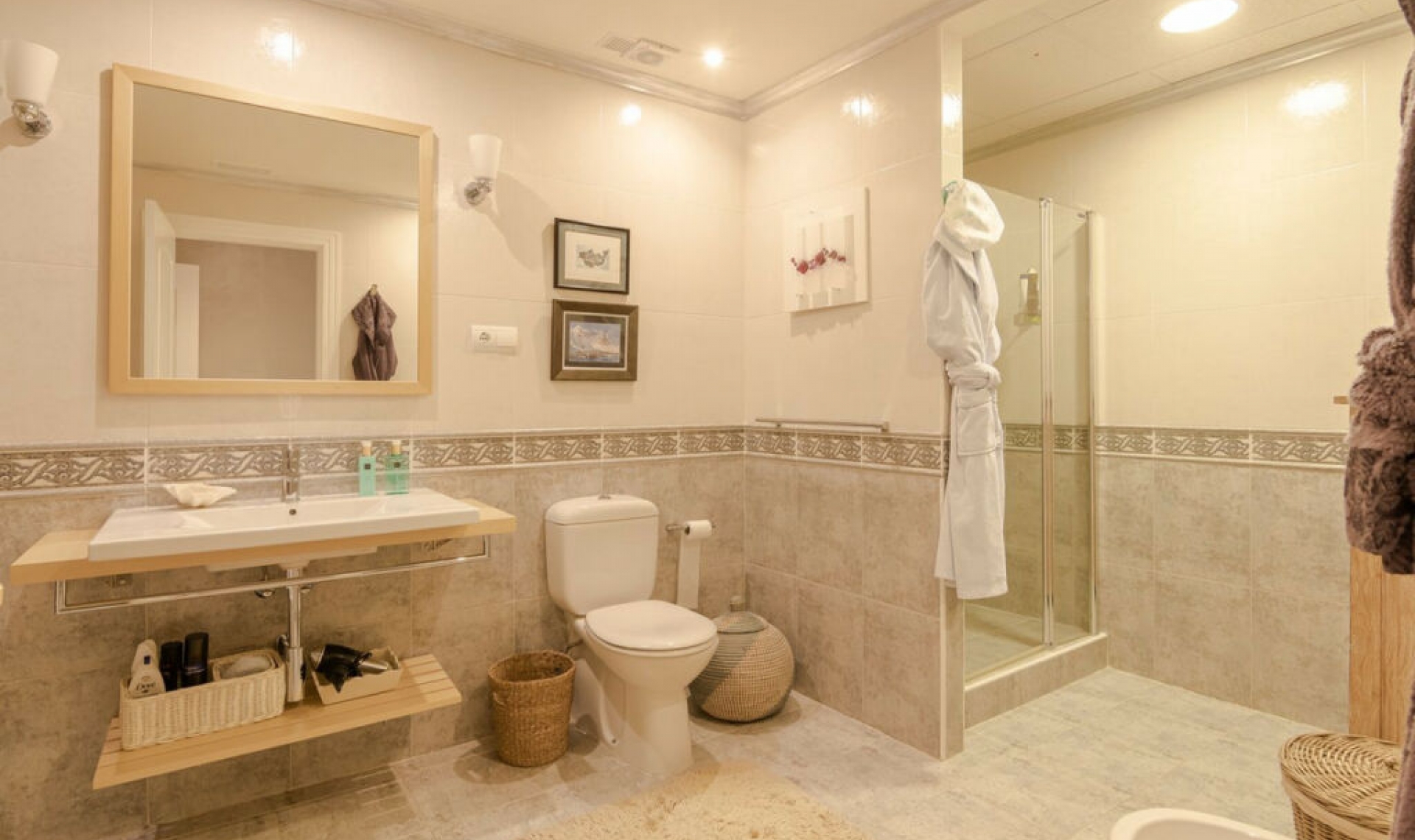 Resale - House -
La Cala de Mijas